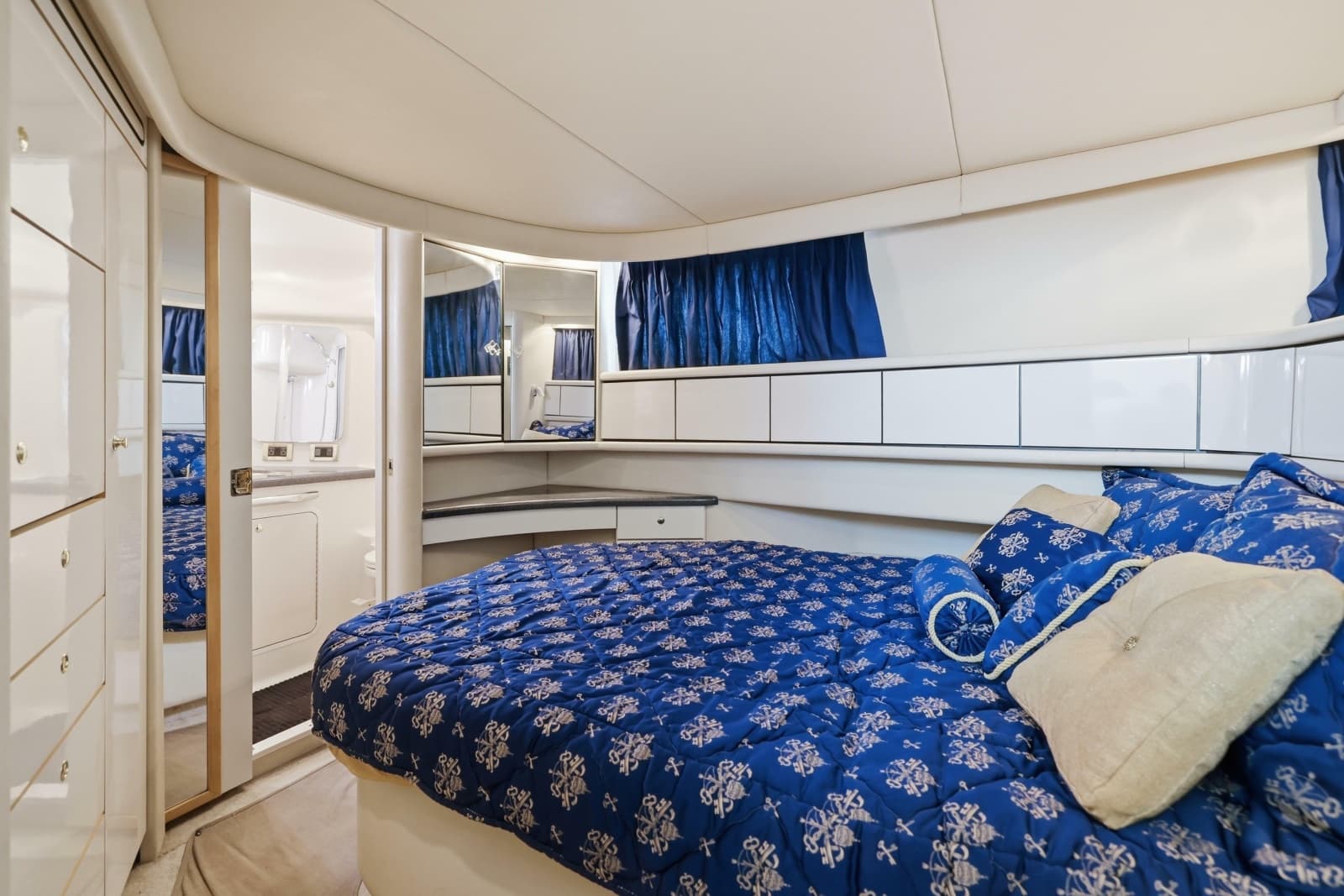 1997 Sea Ray 370 Aft Cabin