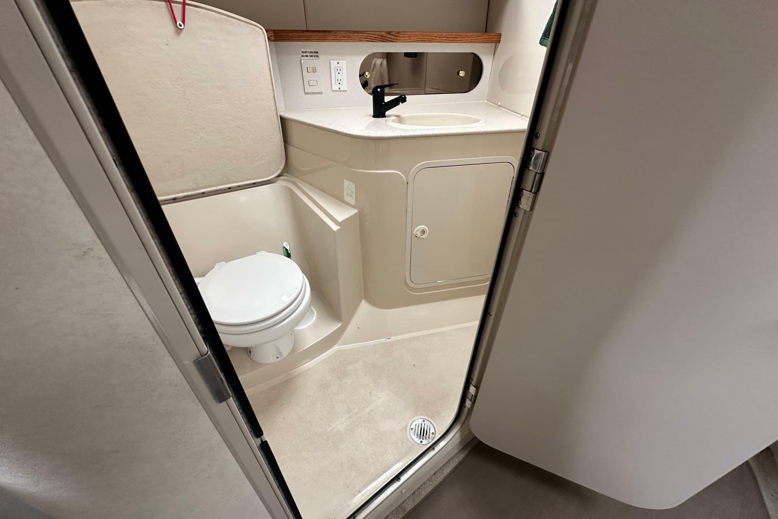 1995 Cruisers Yachts 3575 Esprit