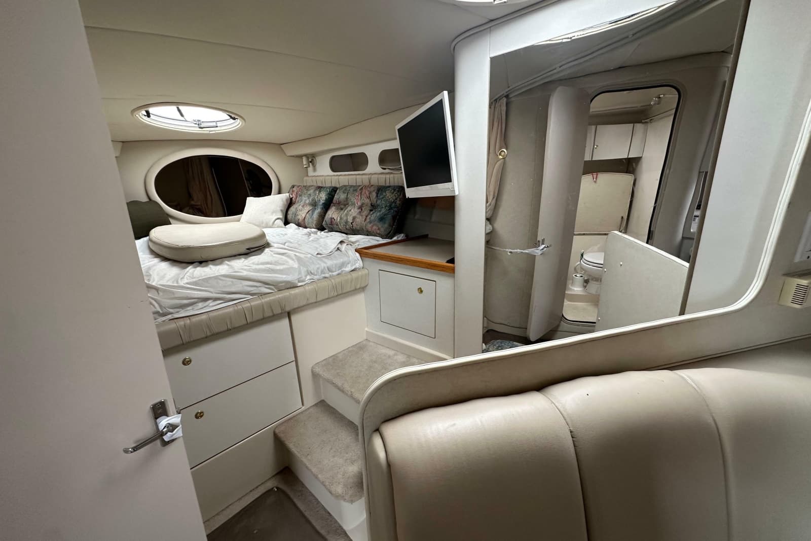 1995 Cruisers Yachts 3575 Esprit