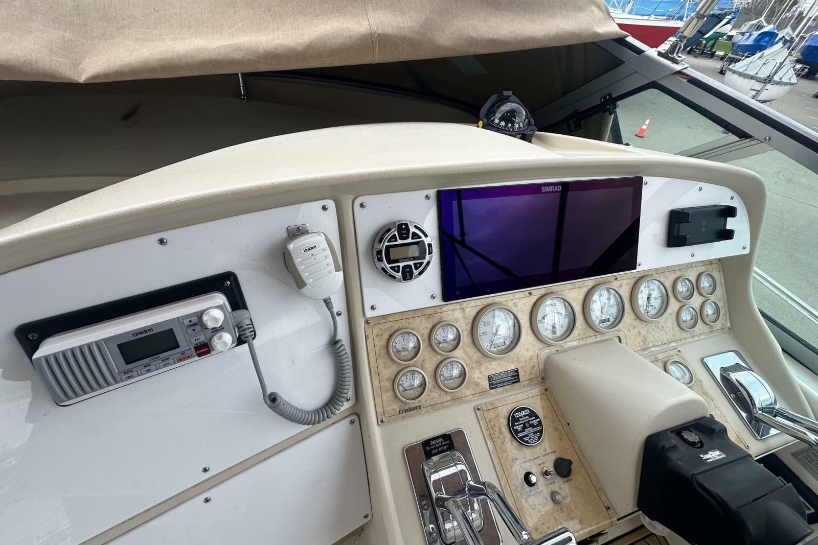 1995 Cruisers Yachts 3575 Esprit