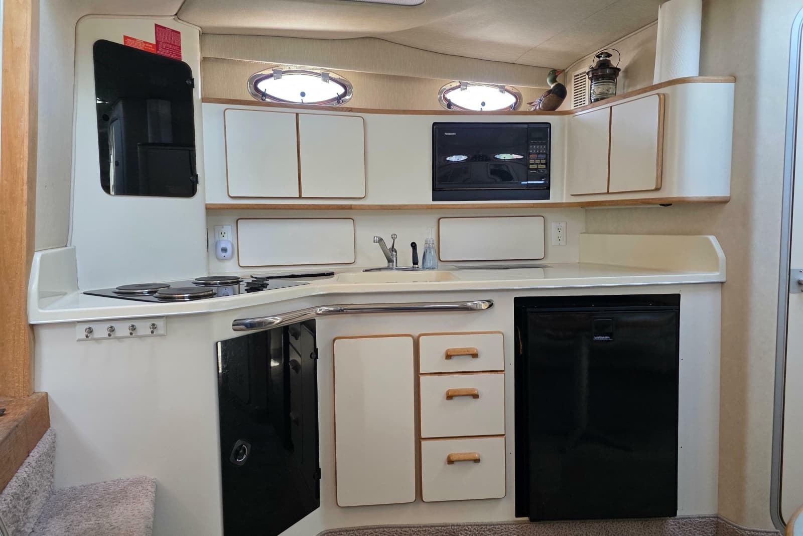 1994 Sea Ray 370 Express Cruiser