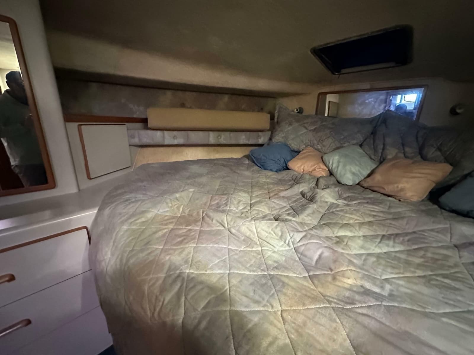 1991 Sea Ray 380 Aft Cabin