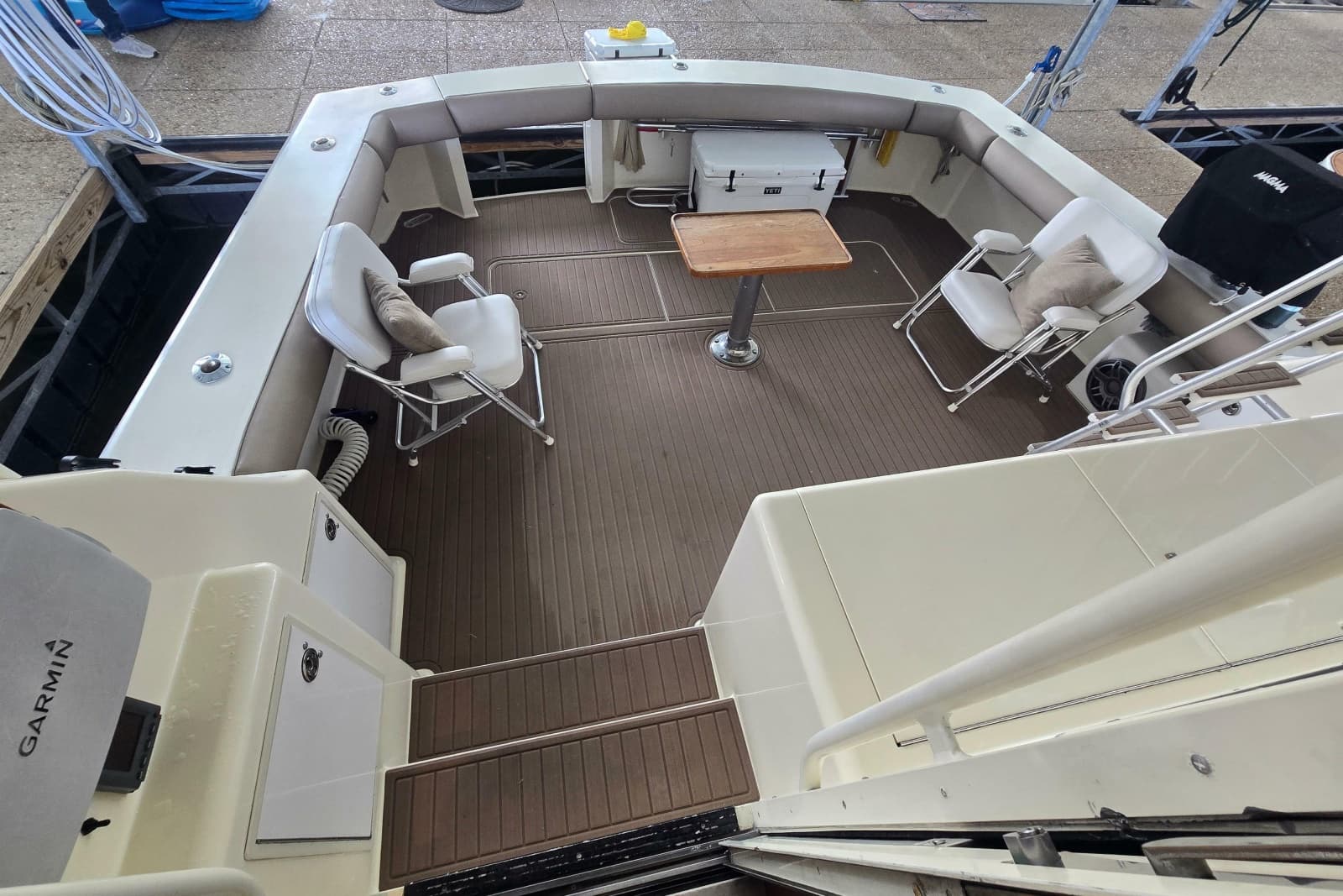 1990 Viking 53 Convertible