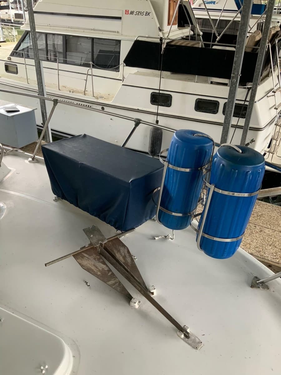 1969 Hatteras 41 Twin Cabin