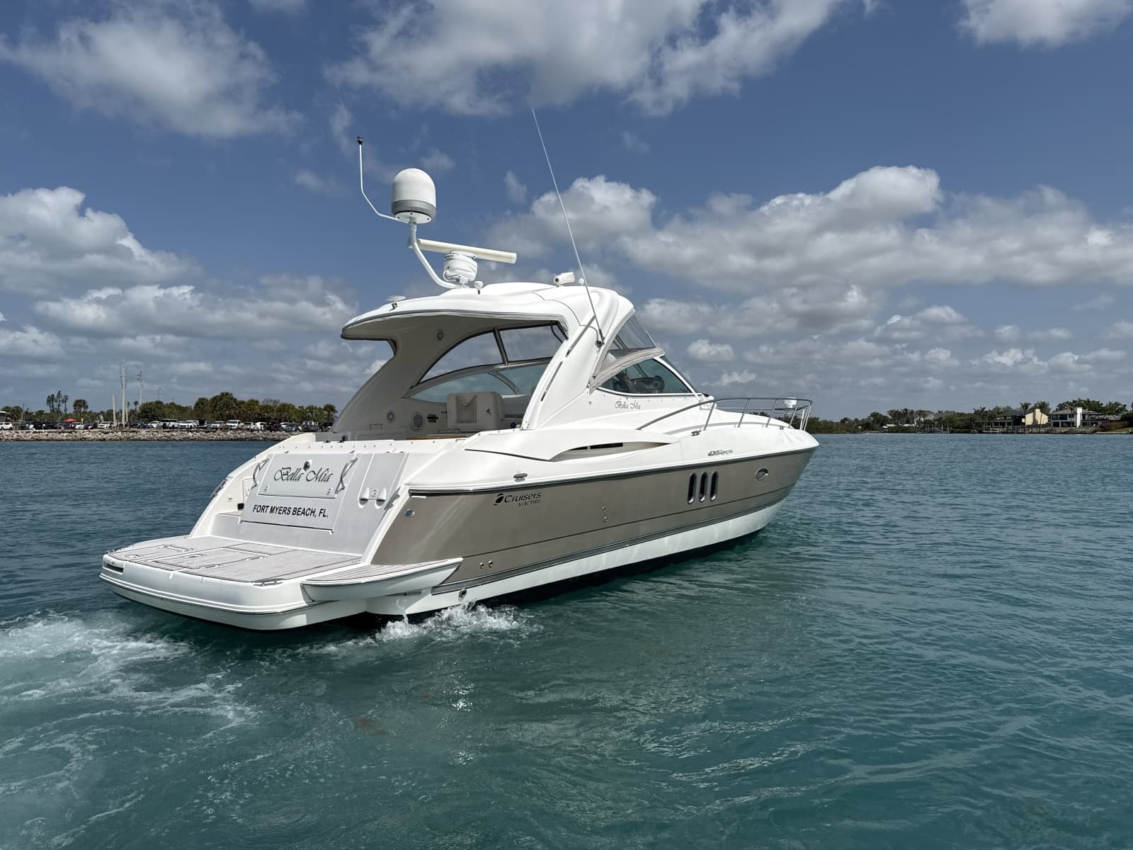 2006 Cruisers Yachts 420 Express