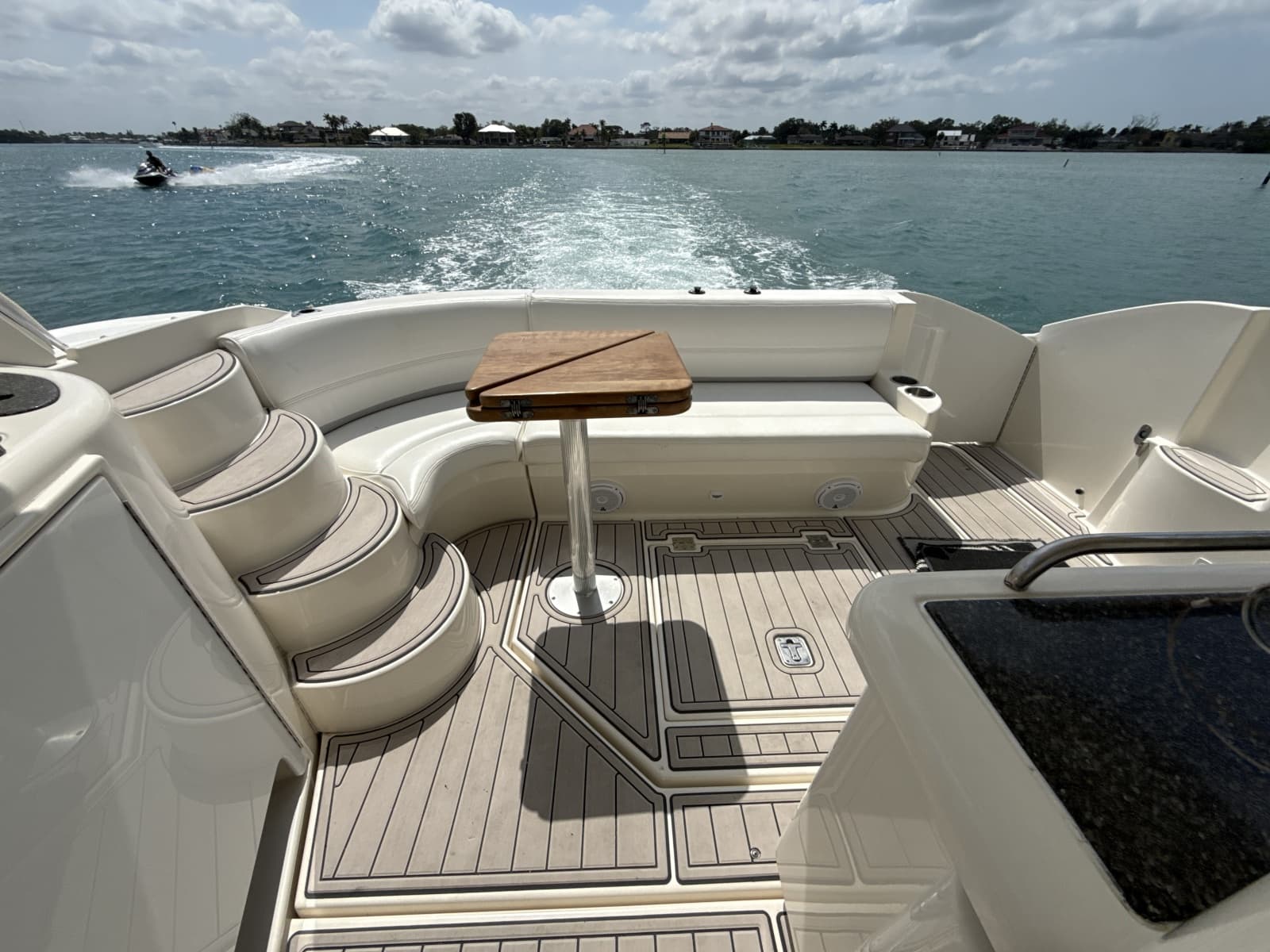 2006 Cruisers Yachts 420 Express