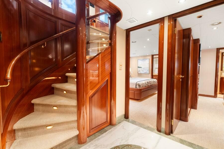 2010 Westport Superyacht
