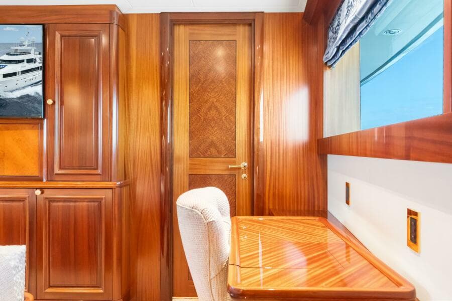 2010 Westport Superyacht