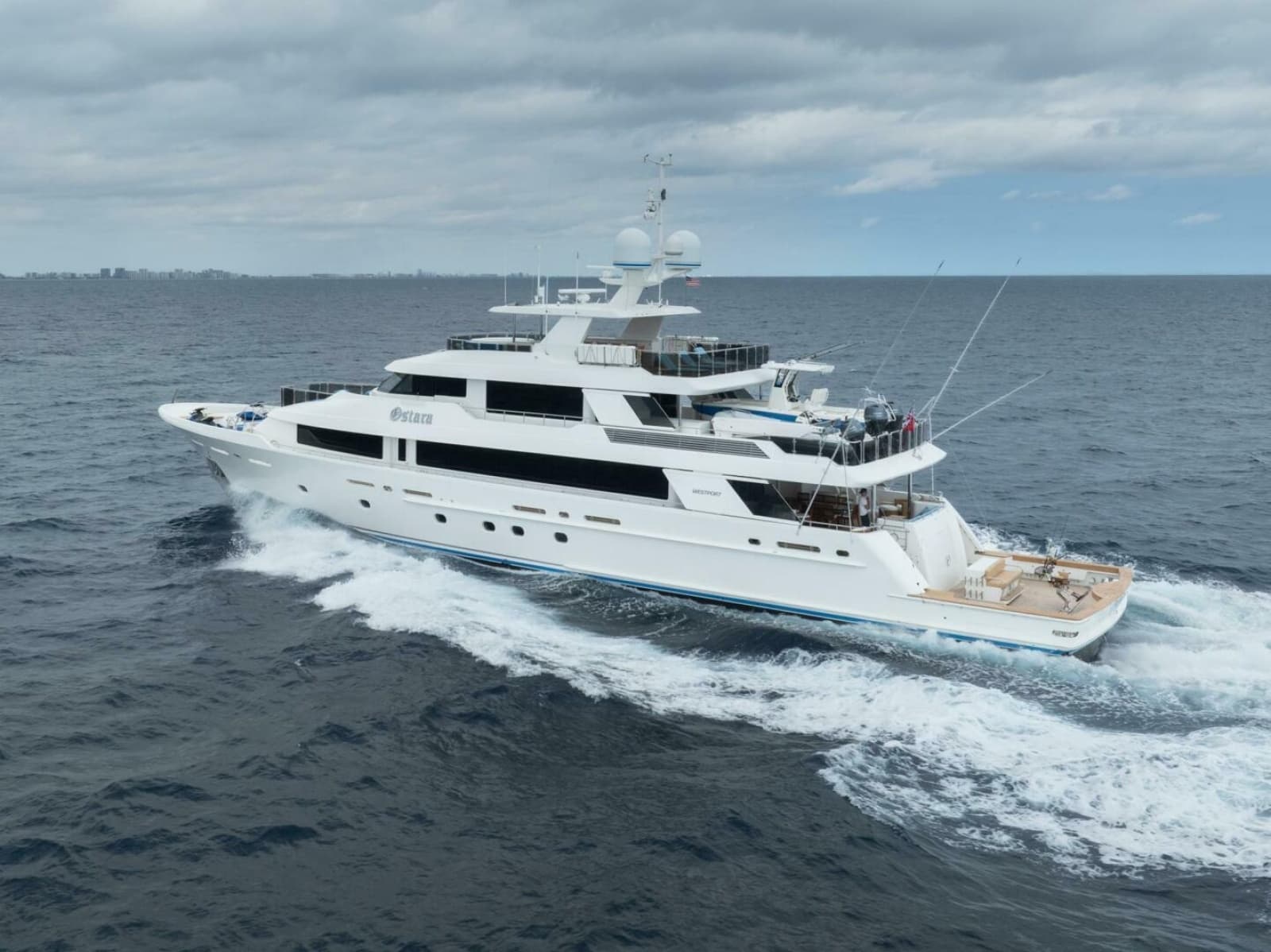 2010 Westport Superyacht