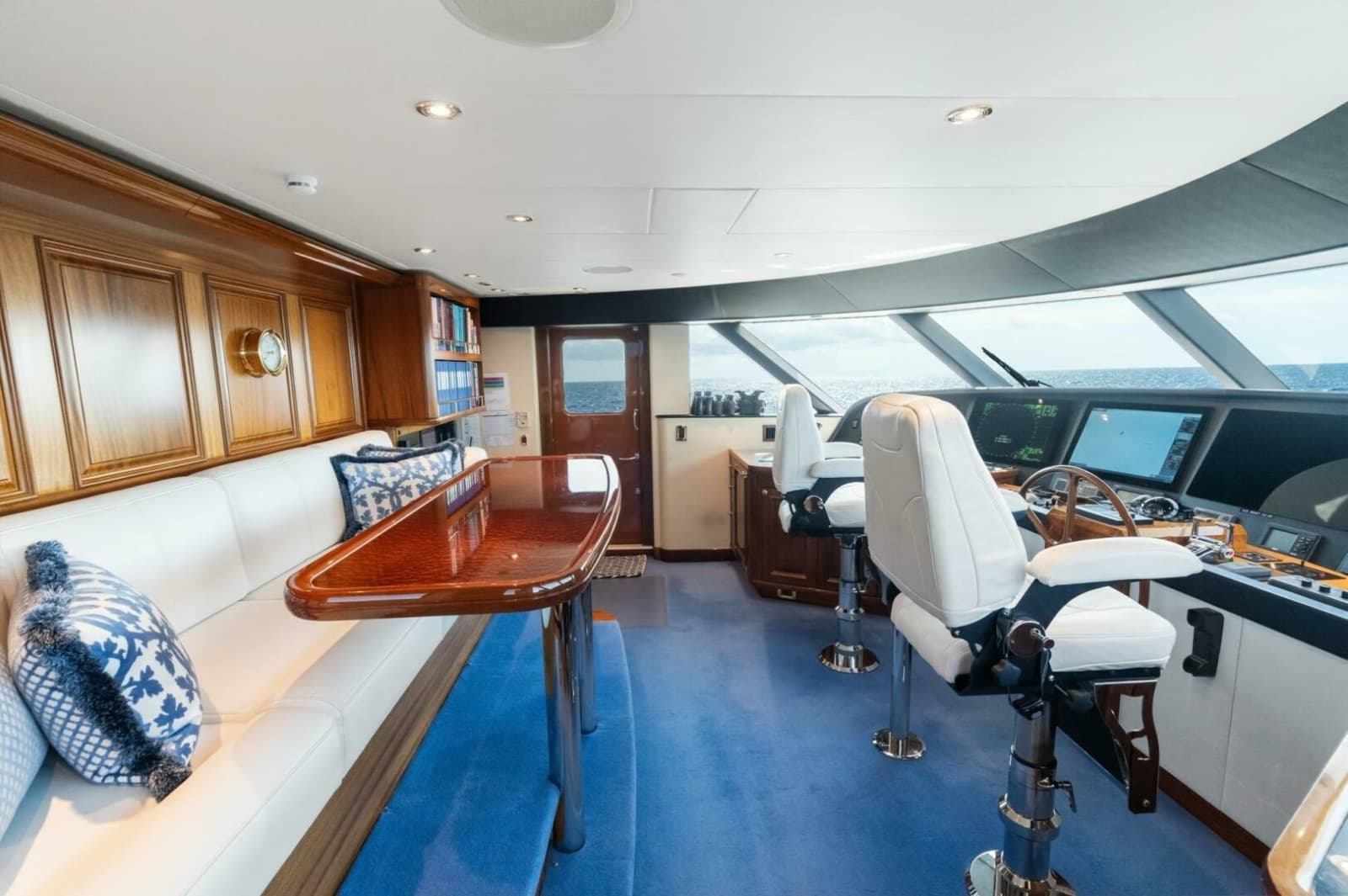 2010 Westport Superyacht