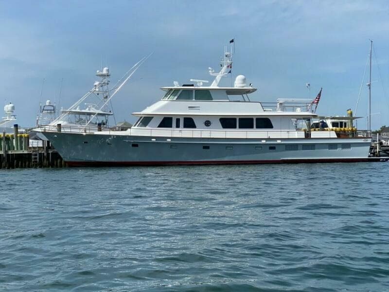 2003 New England Boatworks Enclosed Pilothouse