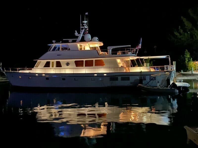 2003 New England Boatworks Enclosed Pilothouse