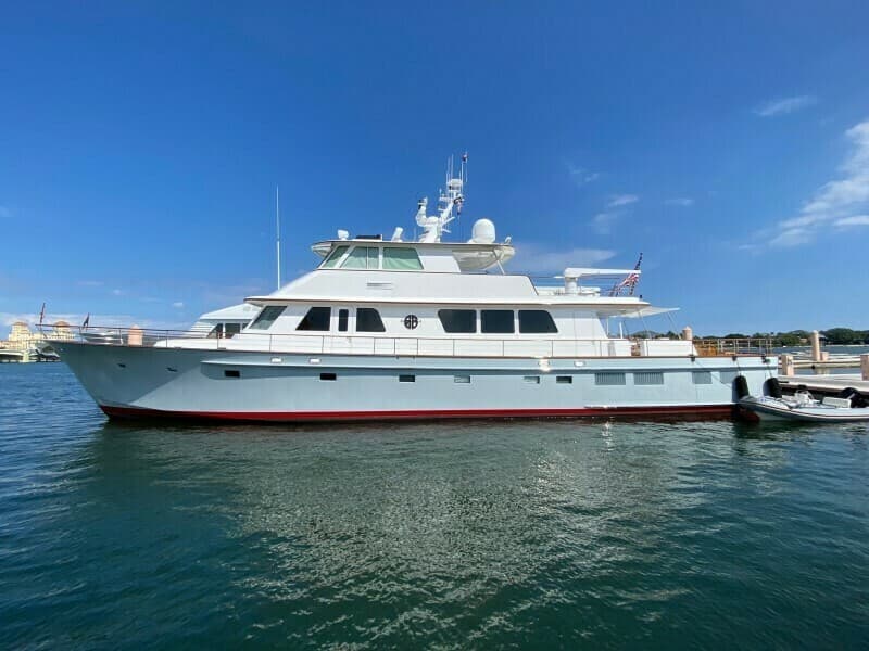2003 New England Boatworks Enclosed Pilothouse