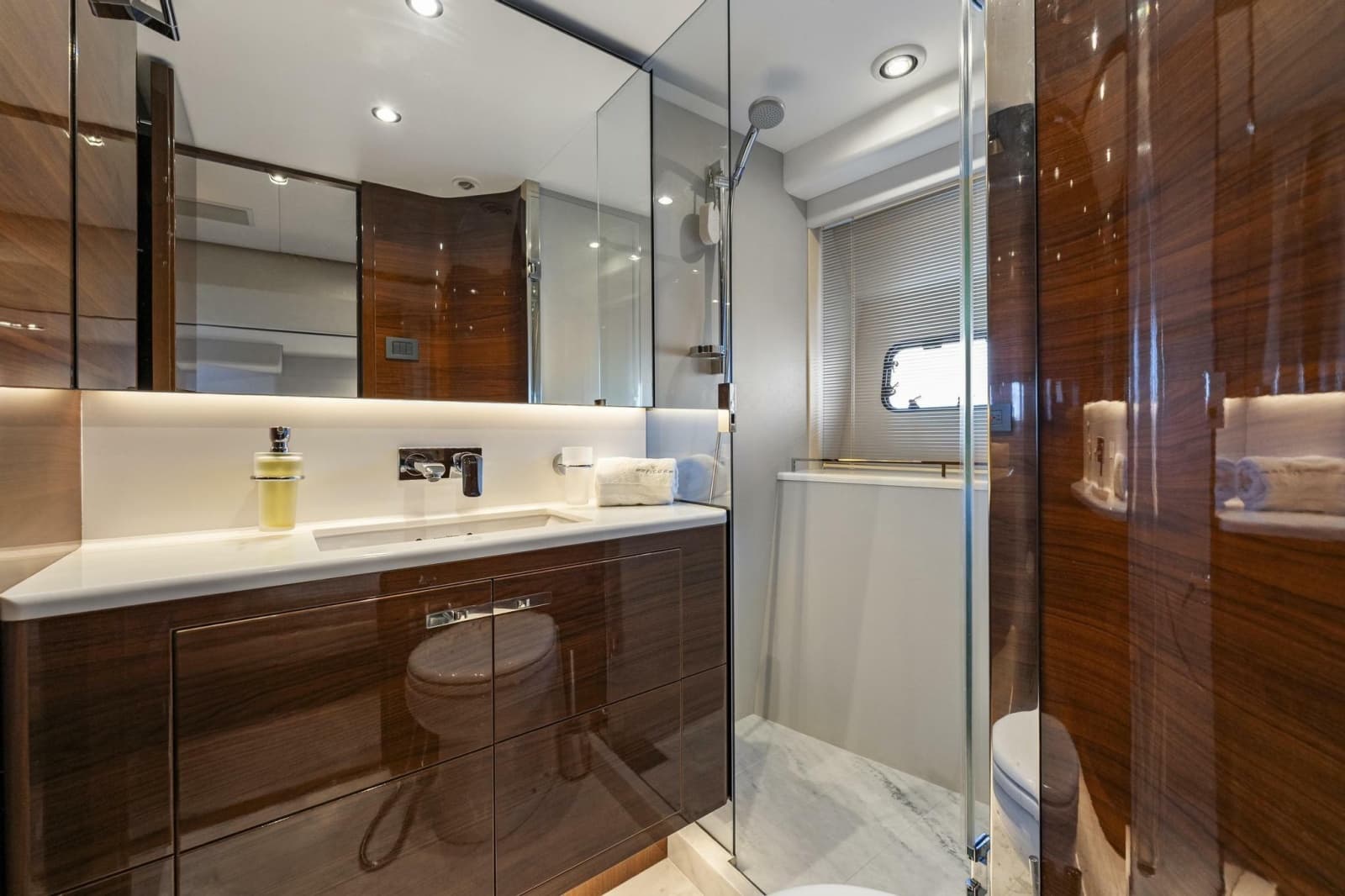 2018 Princess Y75