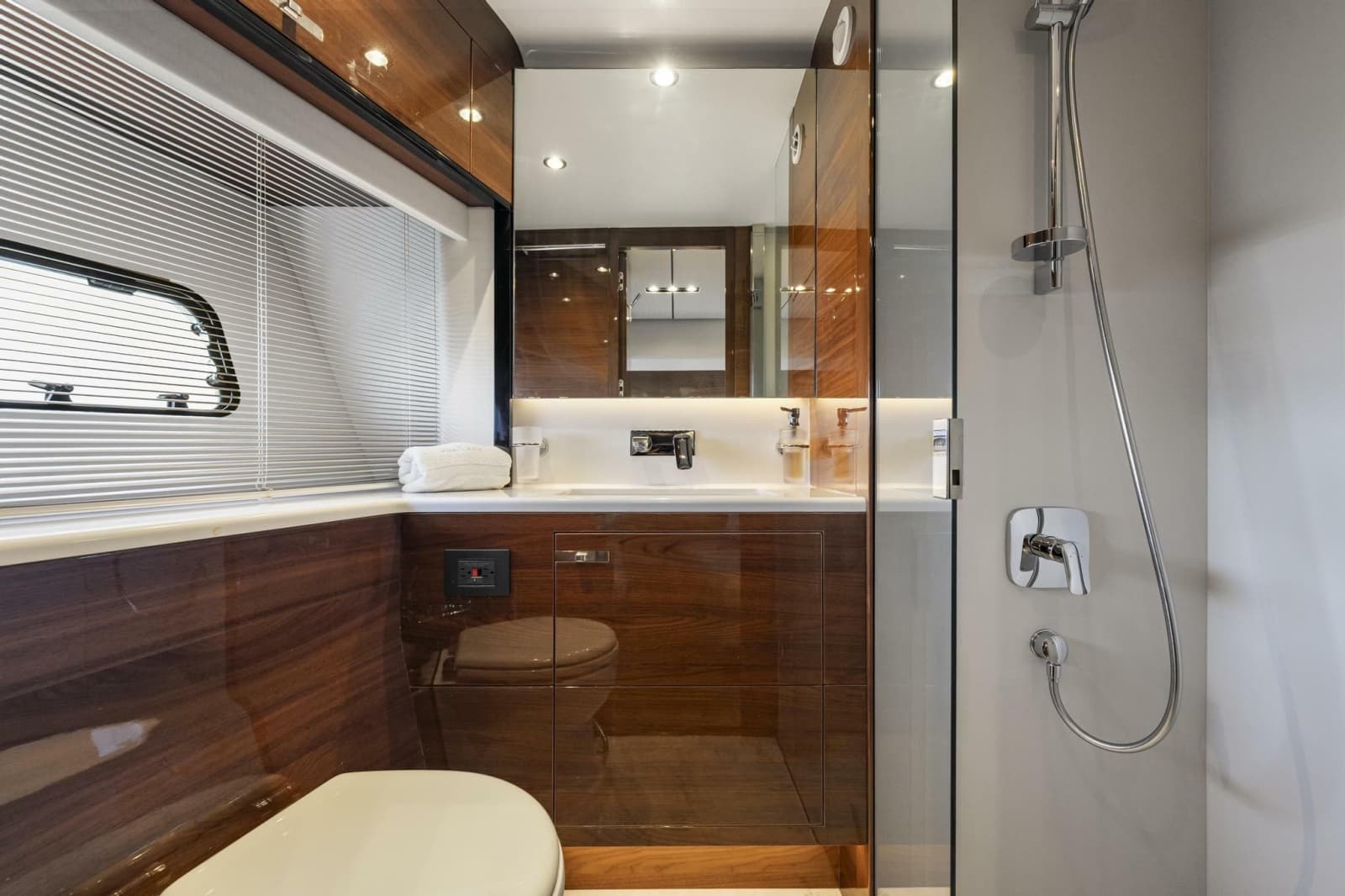 2018 Princess Y75