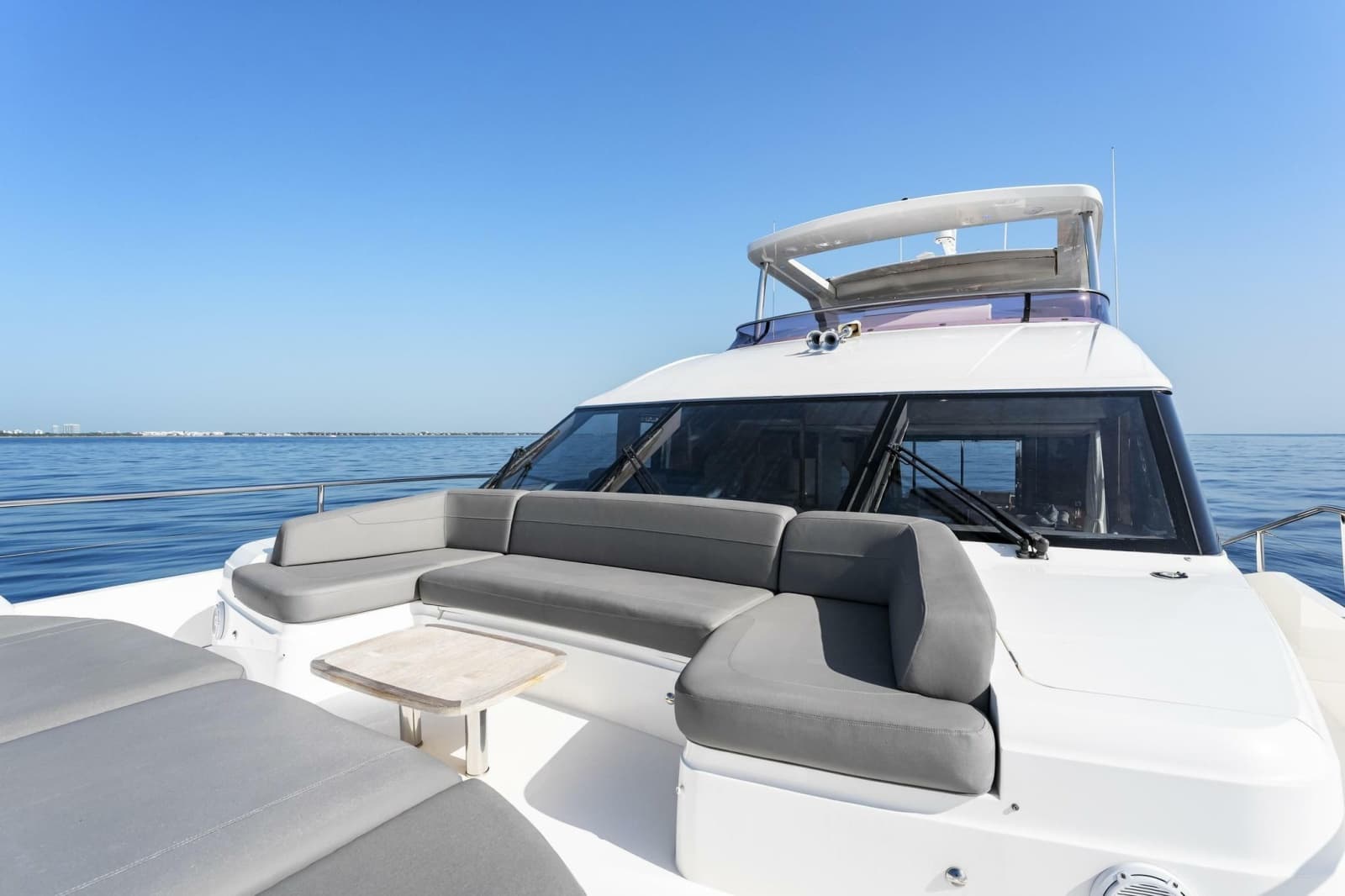 2018 Princess Y75