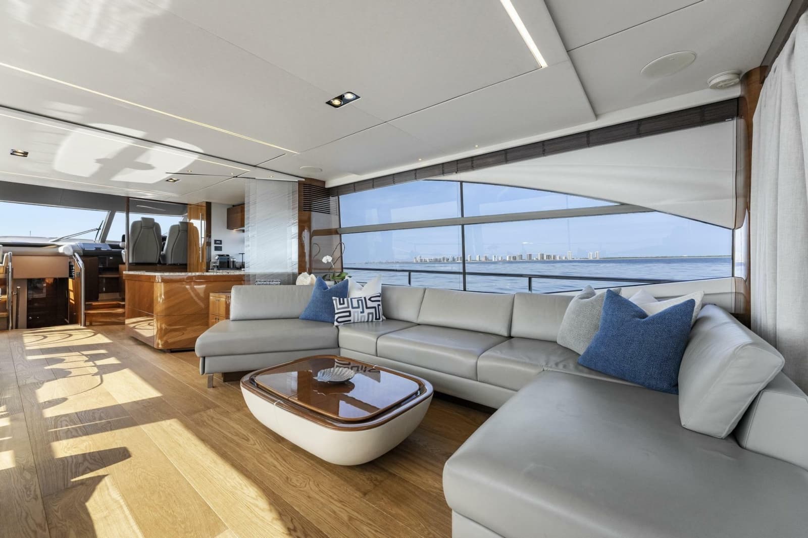 2018 Princess Y75