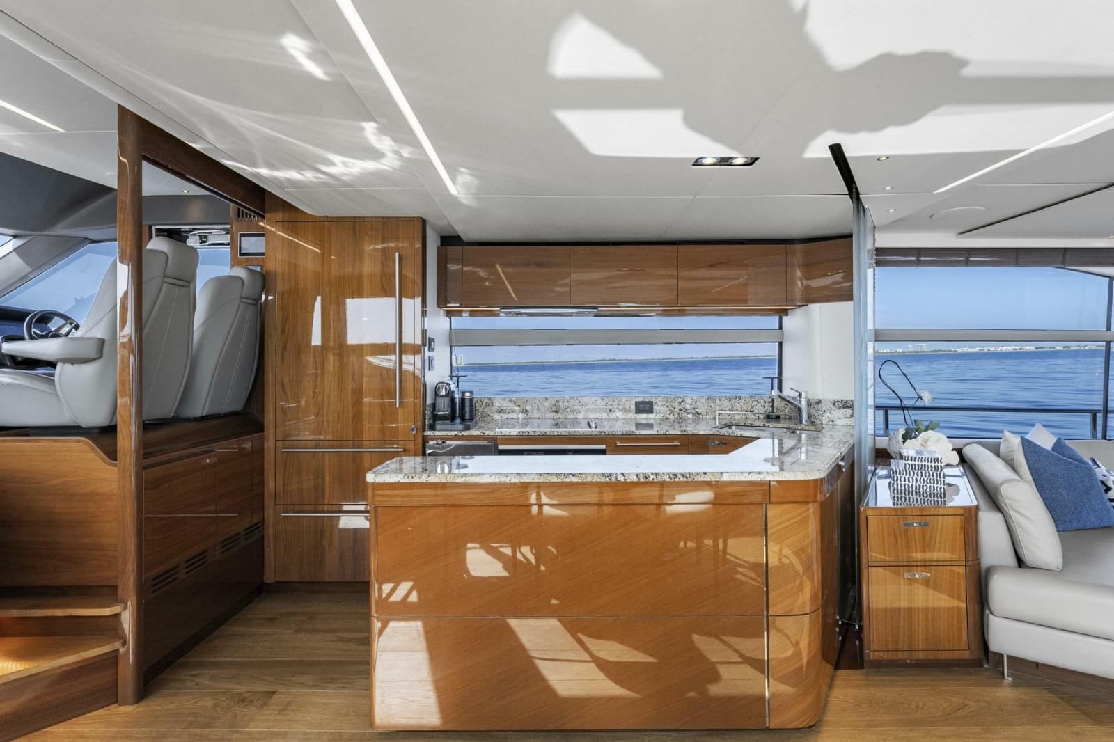 2018 Princess Y75