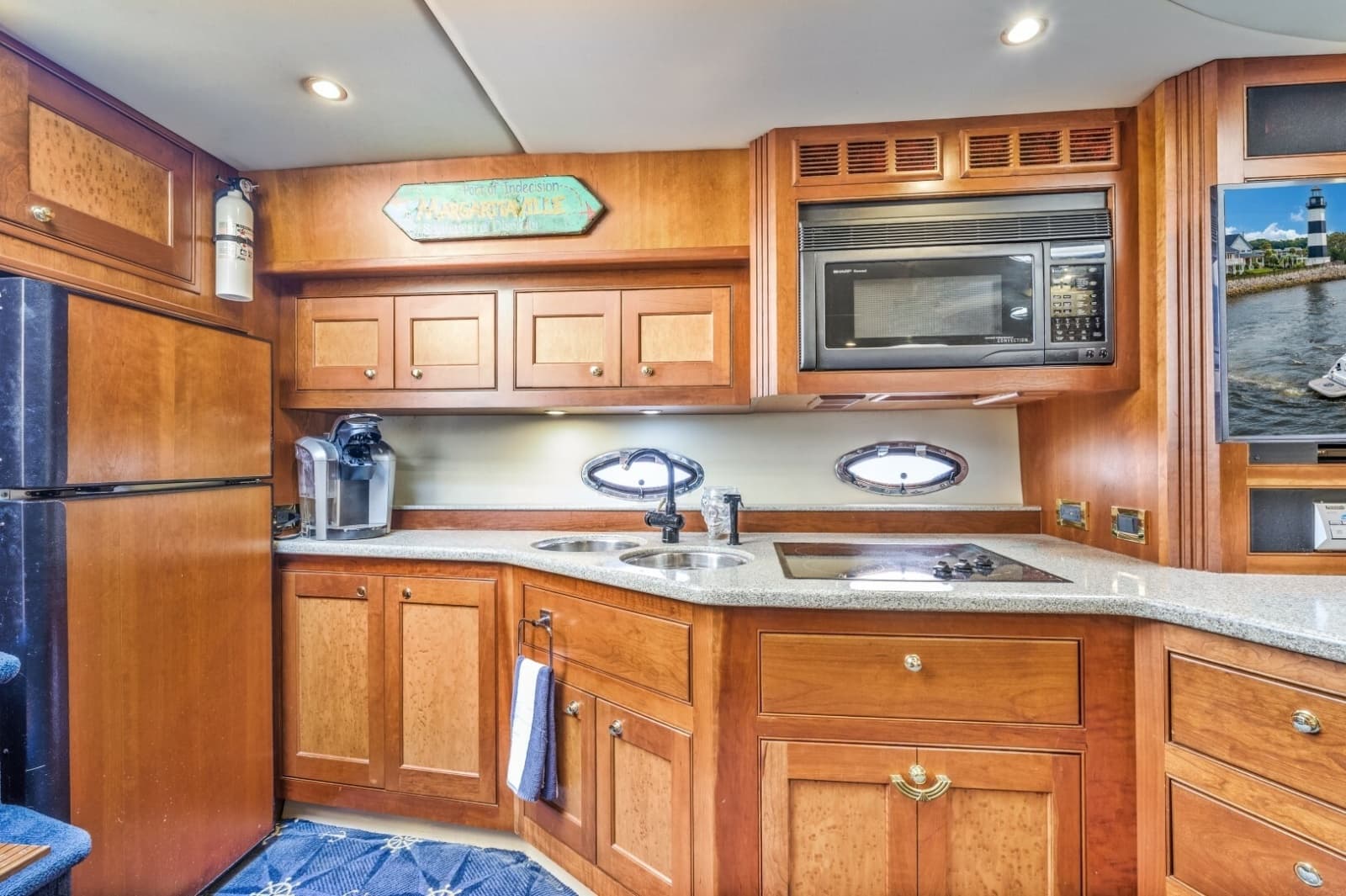 2003 Cruisers Yachts 5470