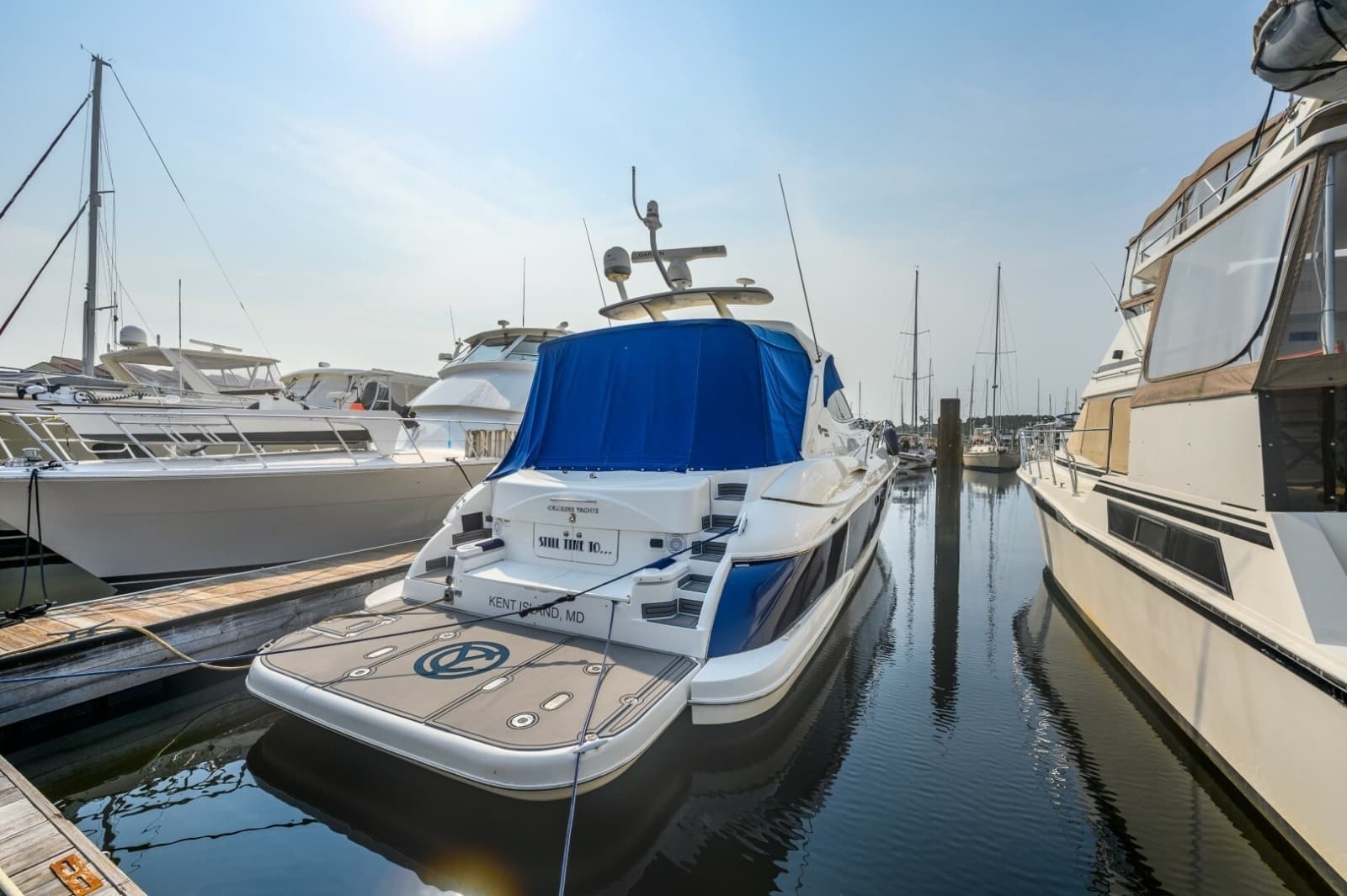 2003 Cruisers Yachts 5470