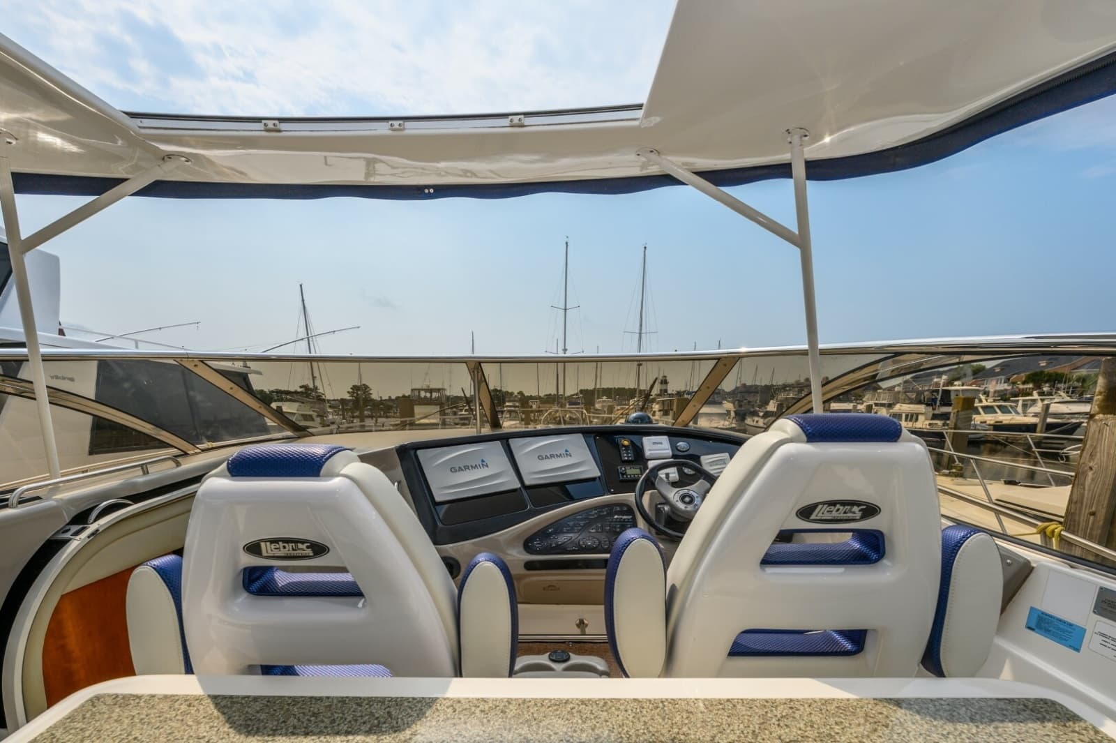 2003 Cruisers Yachts 5470