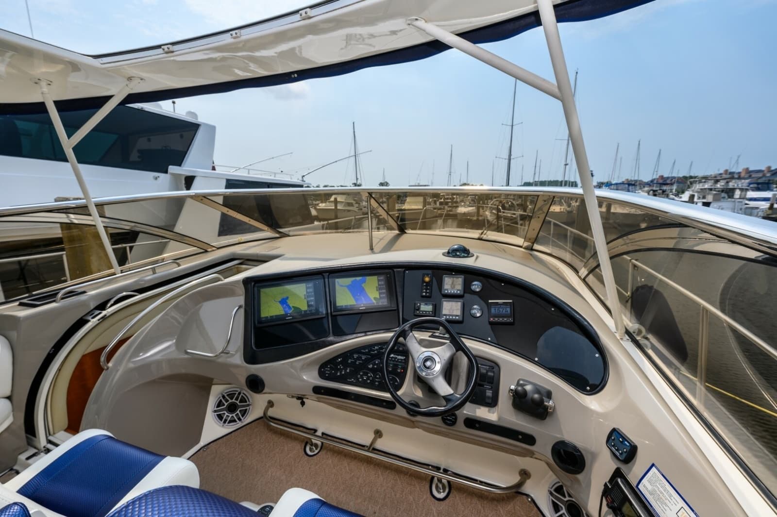 2003 Cruisers Yachts 5470