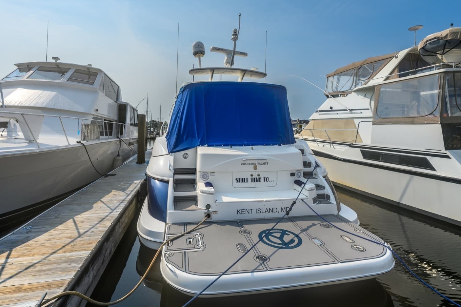 2003 Cruisers Yachts 5470