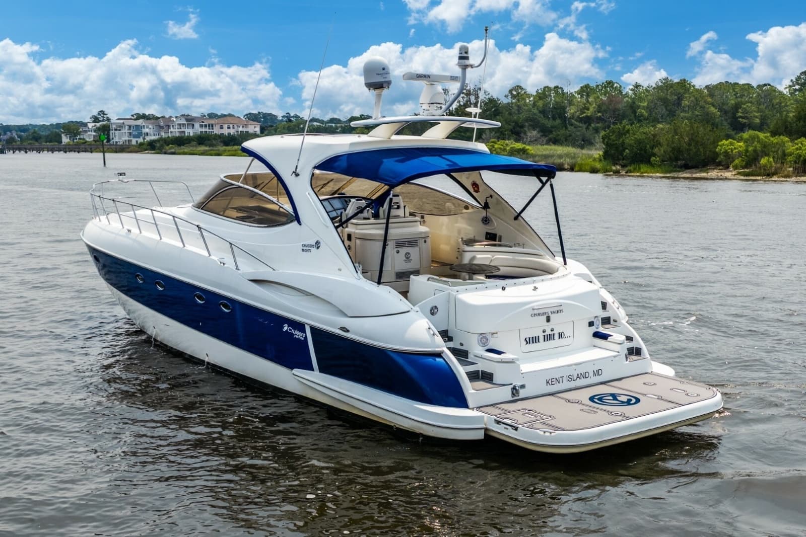 2003 Cruisers Yachts 5470