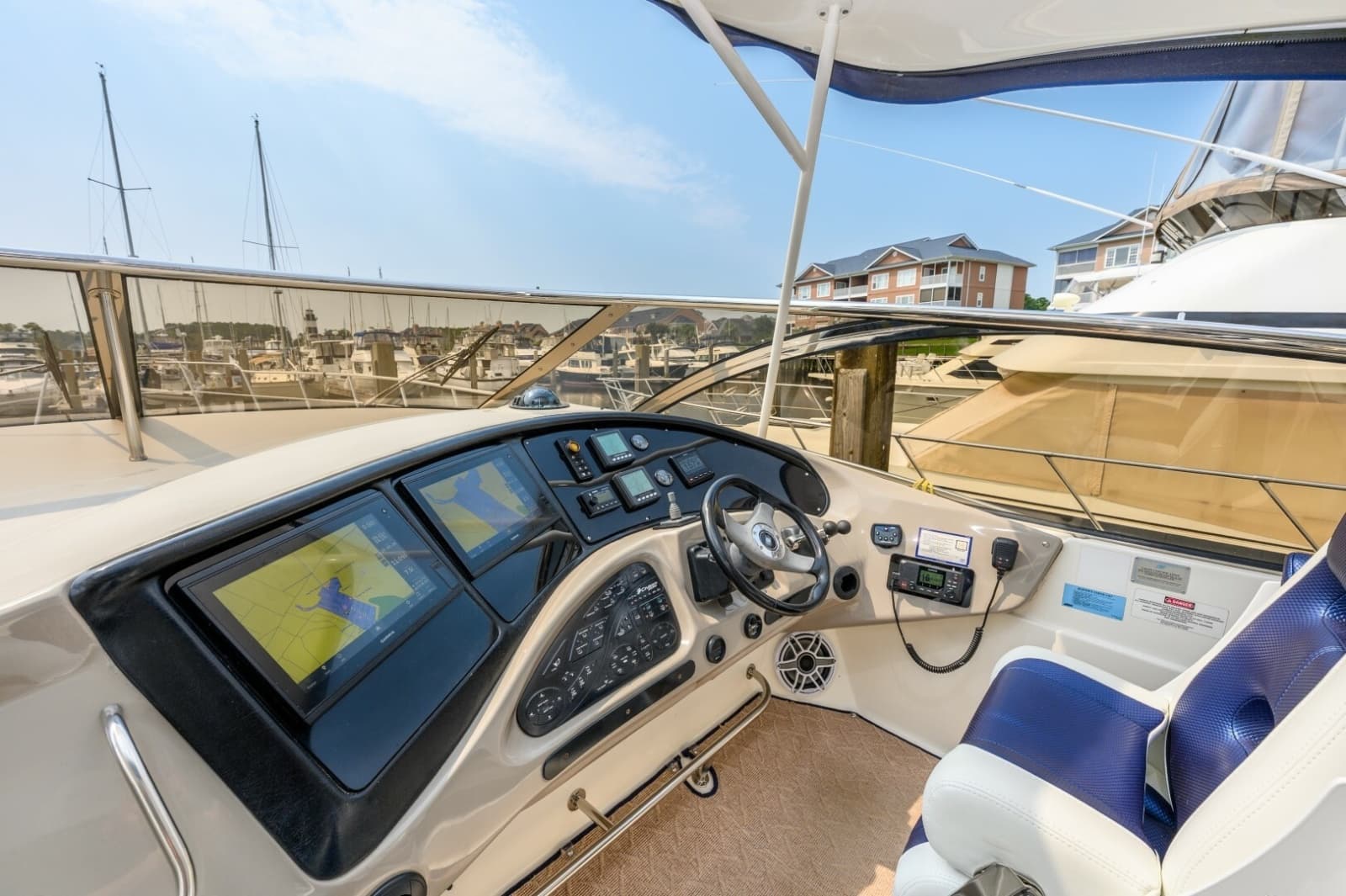 2003 Cruisers Yachts 5470