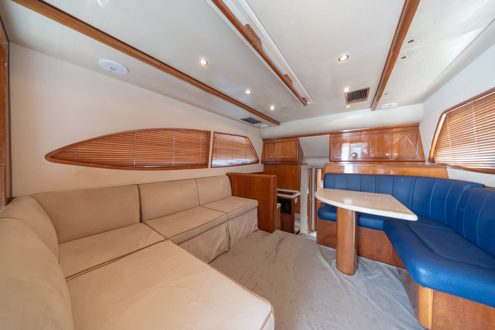2003 Bertram 390 Convertible