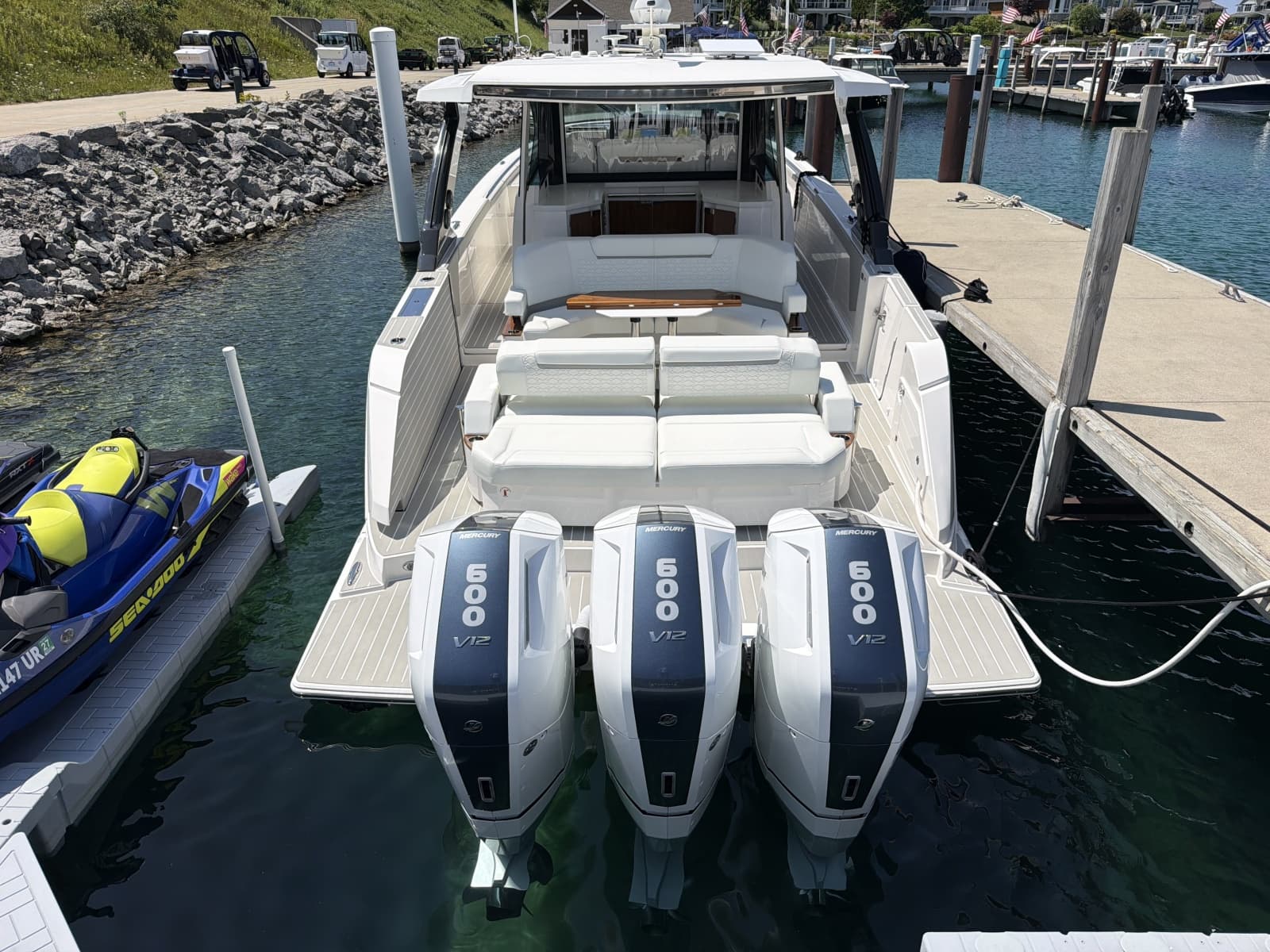 2026 Tiara Yachts 48 LS