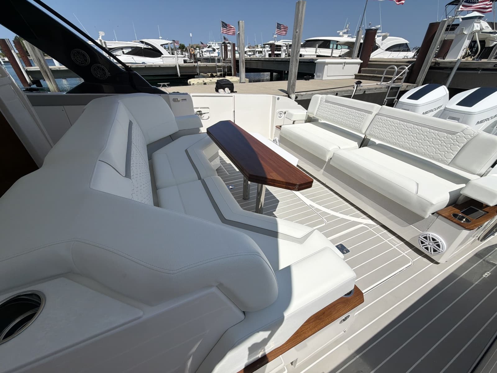 2026 Tiara Yachts 48 LS