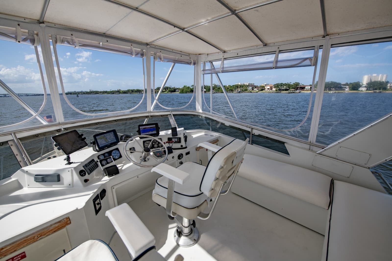 1988 Tollycraft 44 Cockpit M.Y.