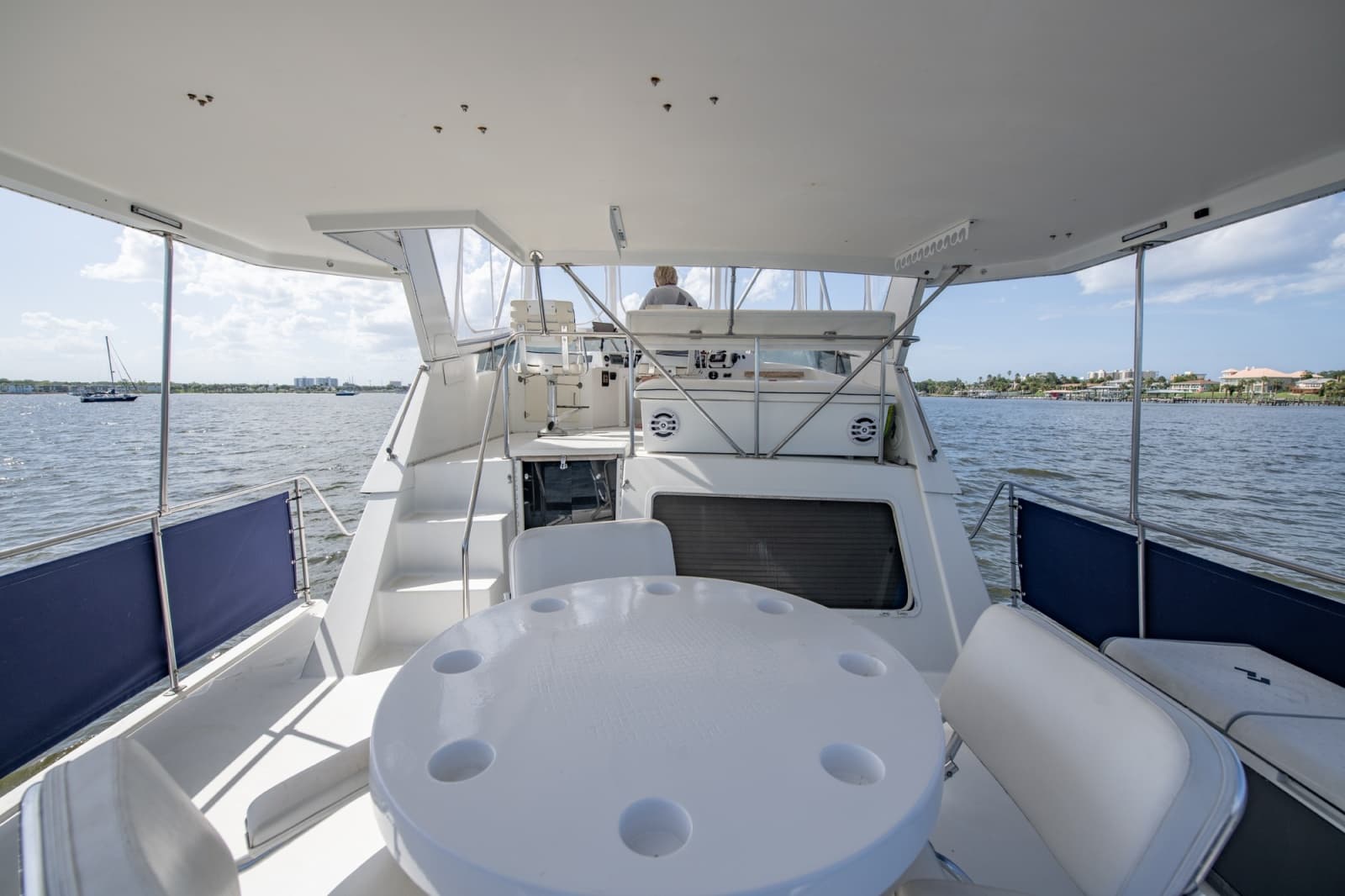 1988 Tollycraft 44 Cockpit M.Y.