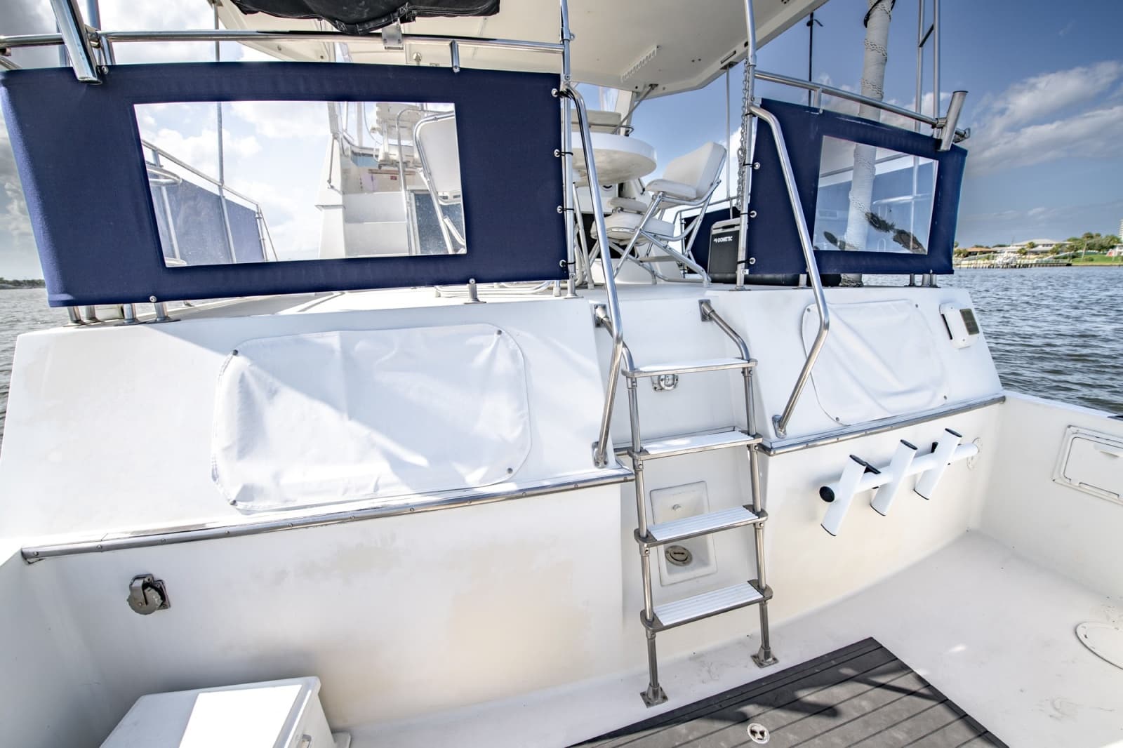 1988 Tollycraft 44 Cockpit M.Y.