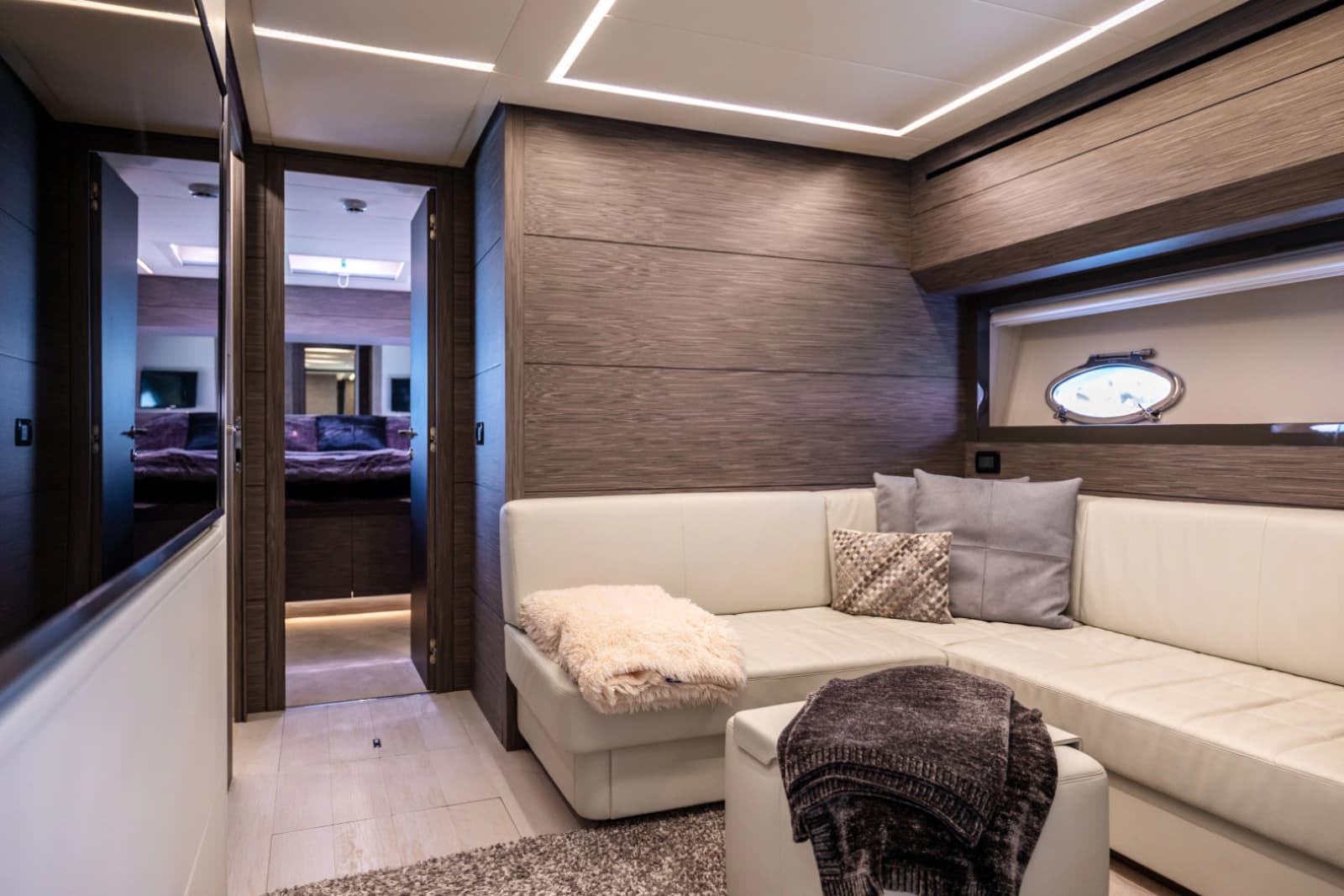 2017 Pershing 82 VHP