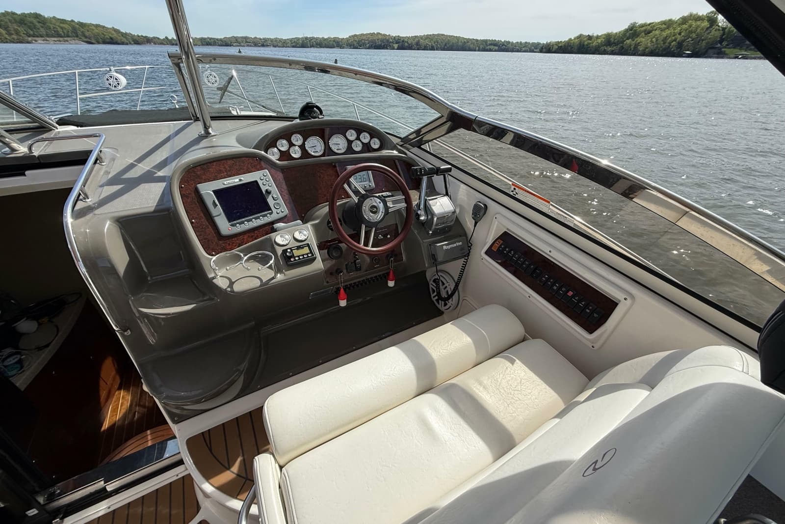 2008 Regal 3760 Sportyacht