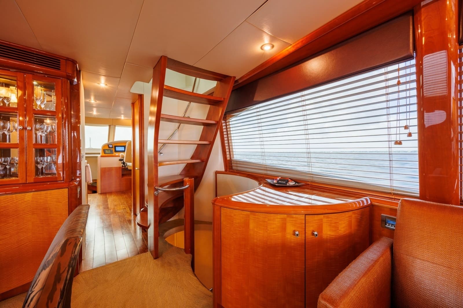 2007 Lazzara Yachts 74 MOTOR YACHT