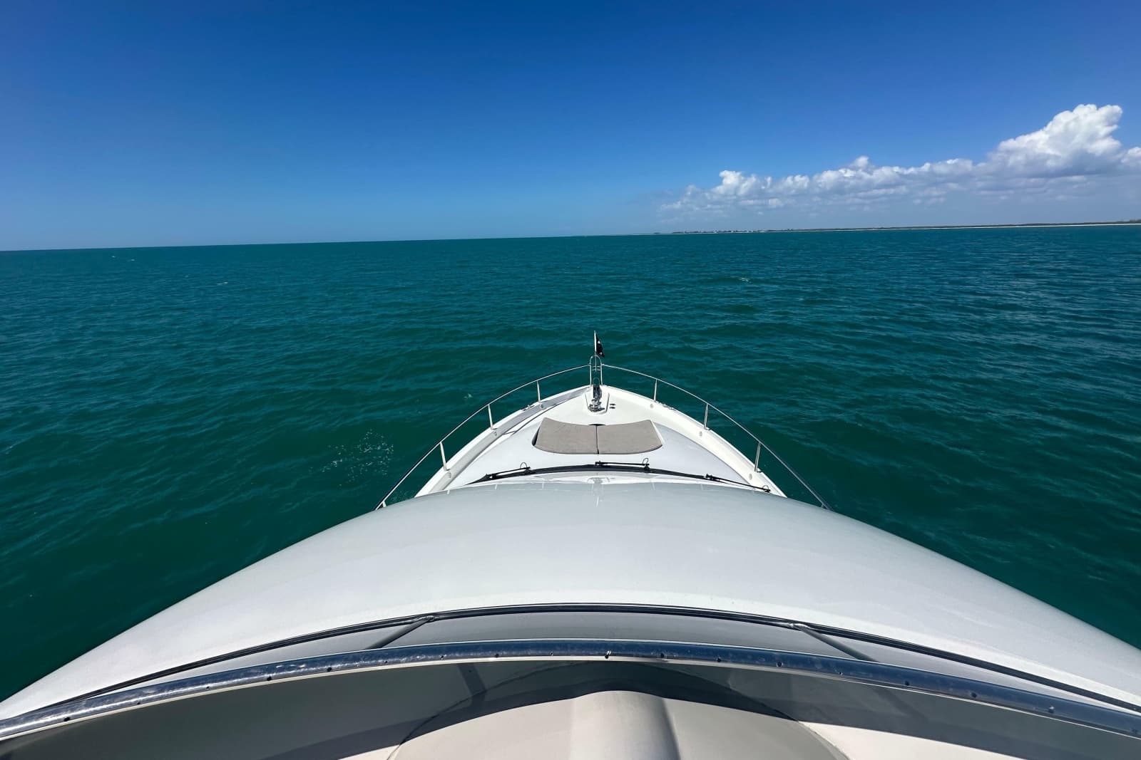 2006 Lazzara Yachts 68 Motoryacht