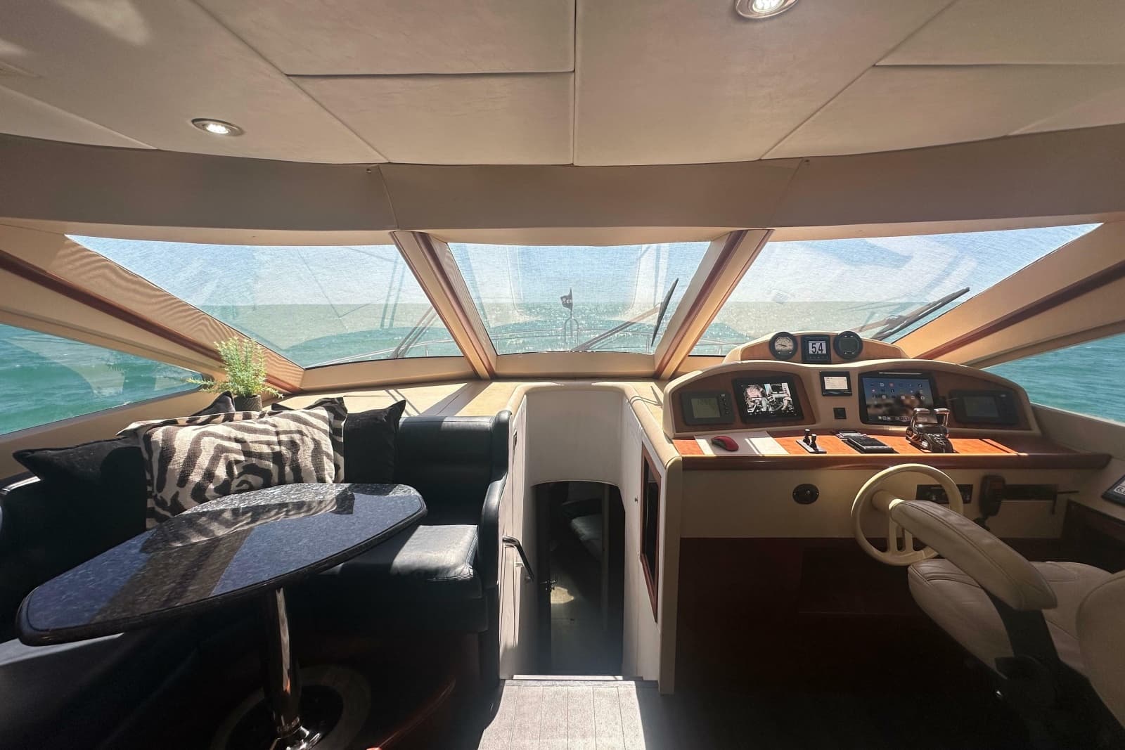 2006 Lazzara Yachts 68 Motoryacht