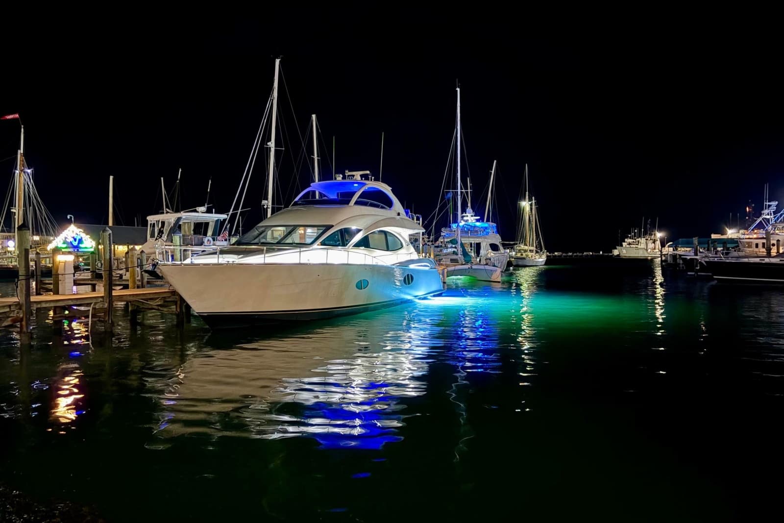 2006 Lazzara Yachts 68 Motoryacht