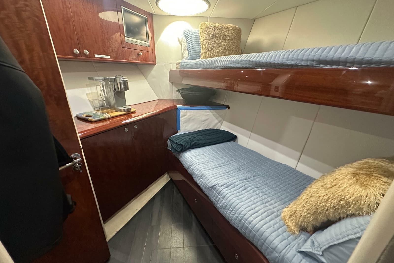2006 Lazzara Yachts 68 Motoryacht