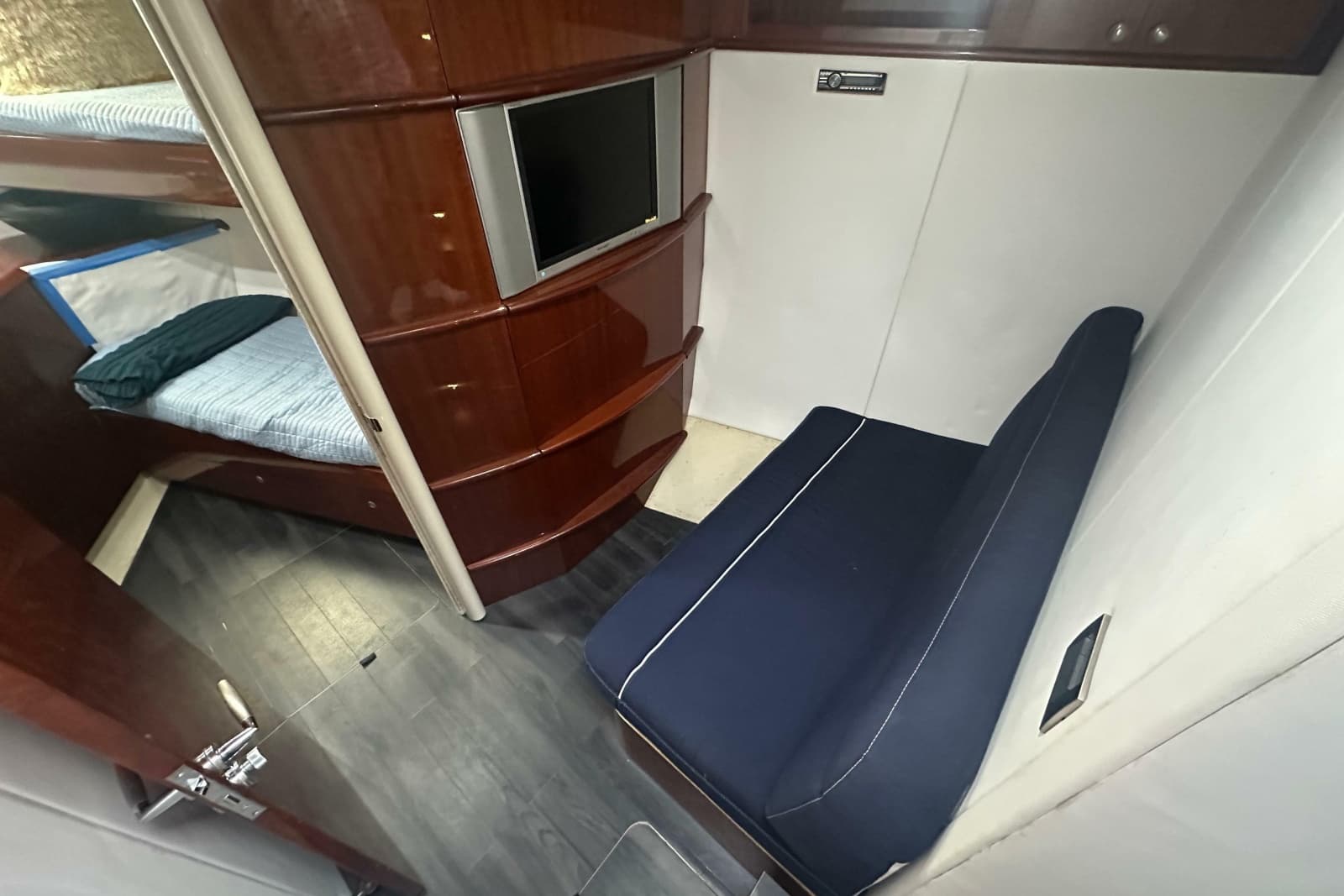 2006 Lazzara Yachts 68 Motoryacht