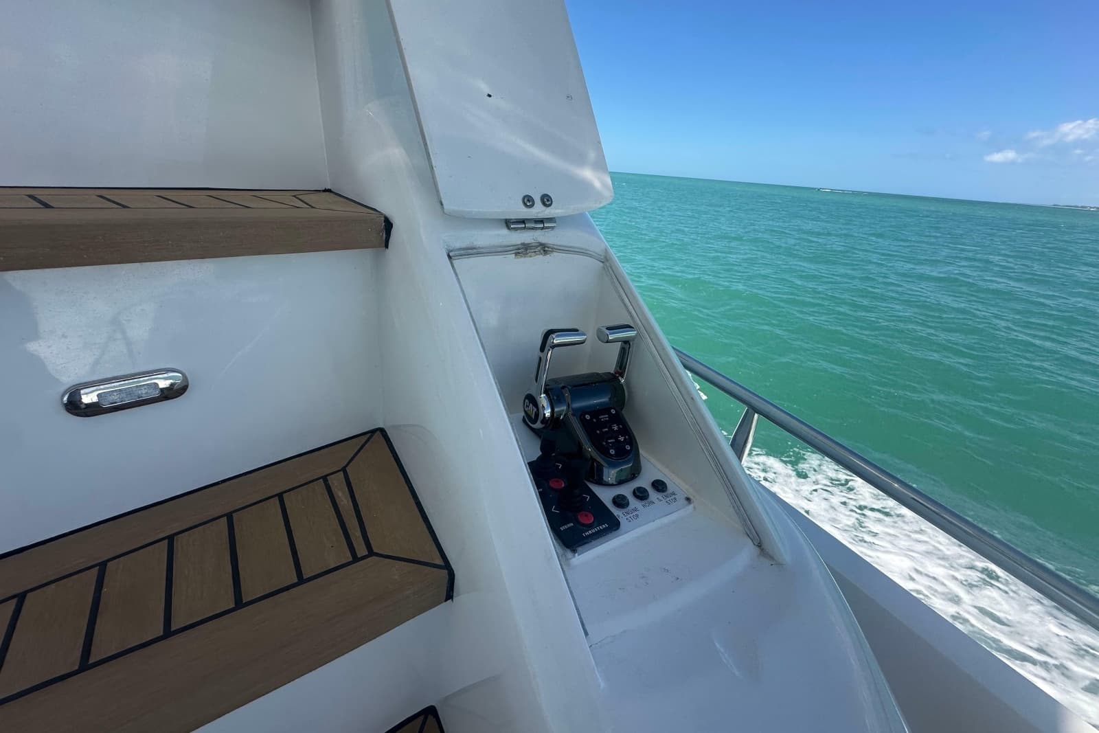 2006 Lazzara Yachts 68 Motoryacht