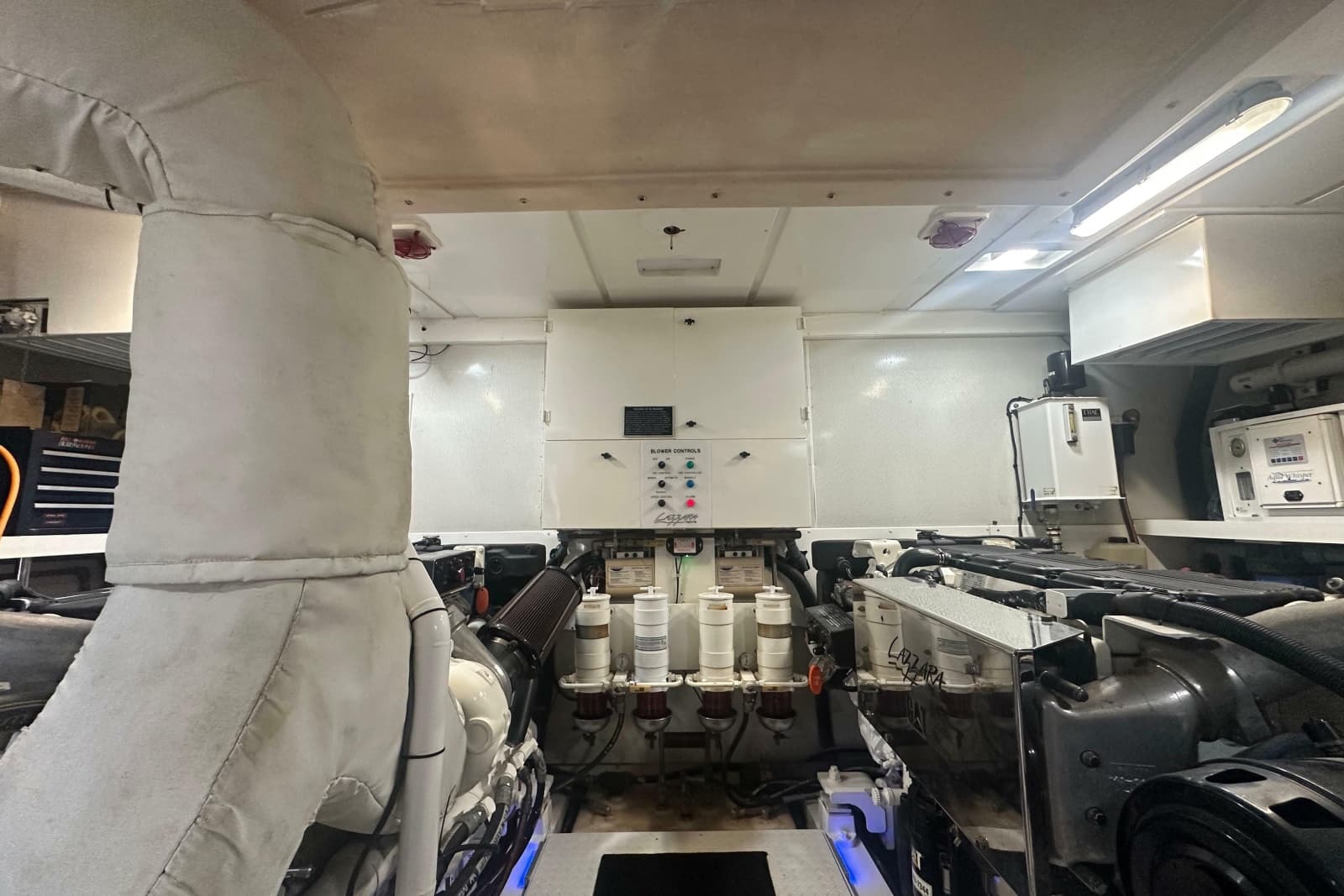 2006 Lazzara Yachts 68 Motoryacht
