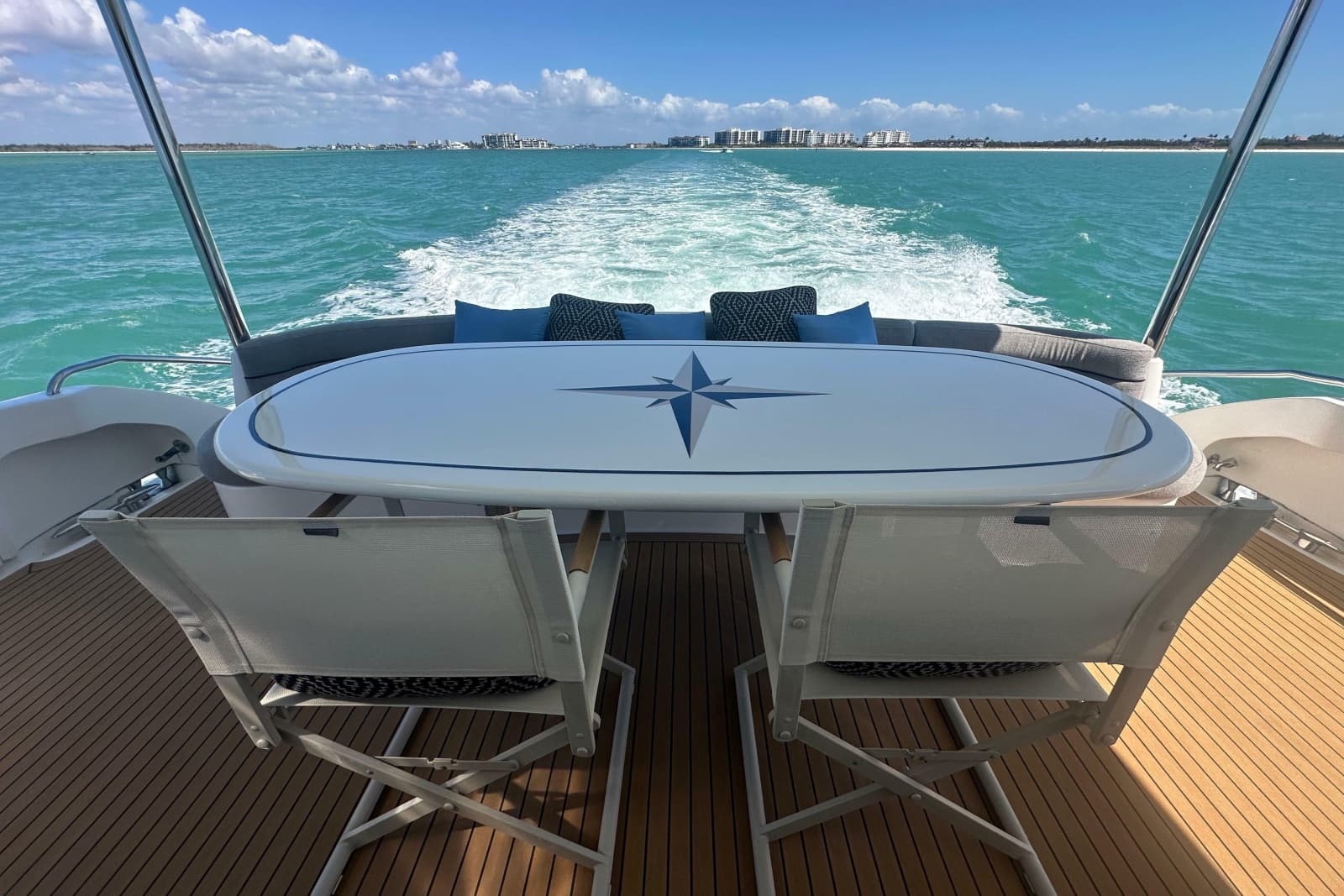 2006 Lazzara Yachts 68 Motoryacht