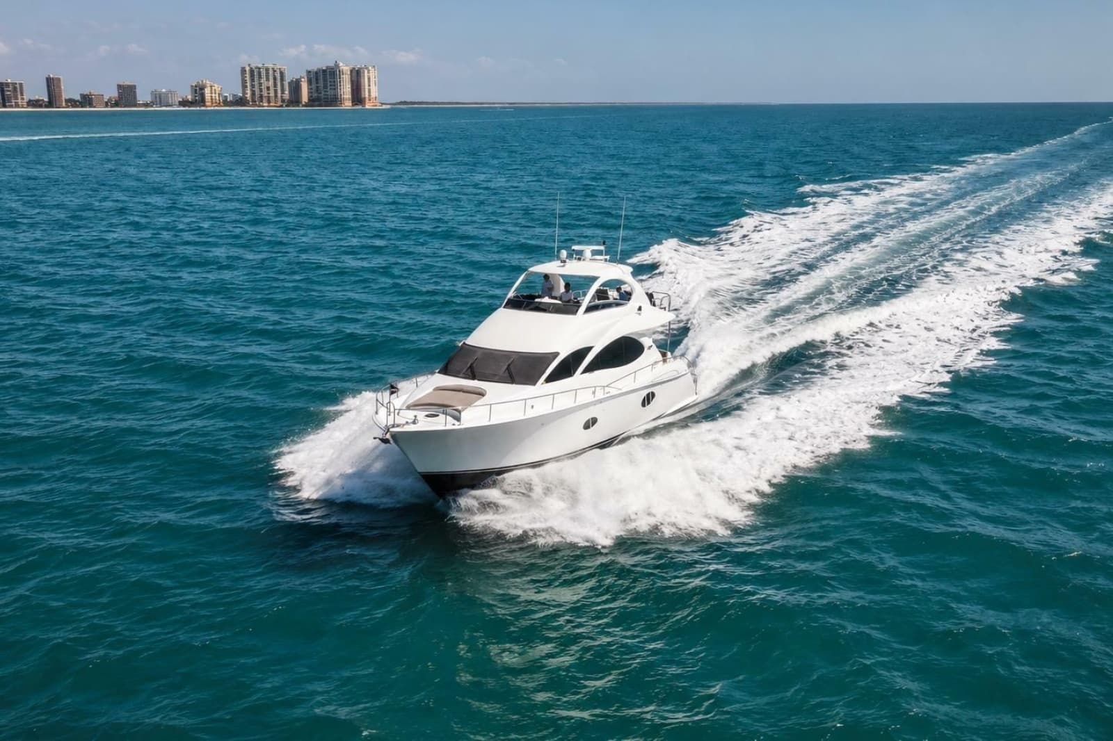 2006 Lazzara Yachts 68 Motoryacht