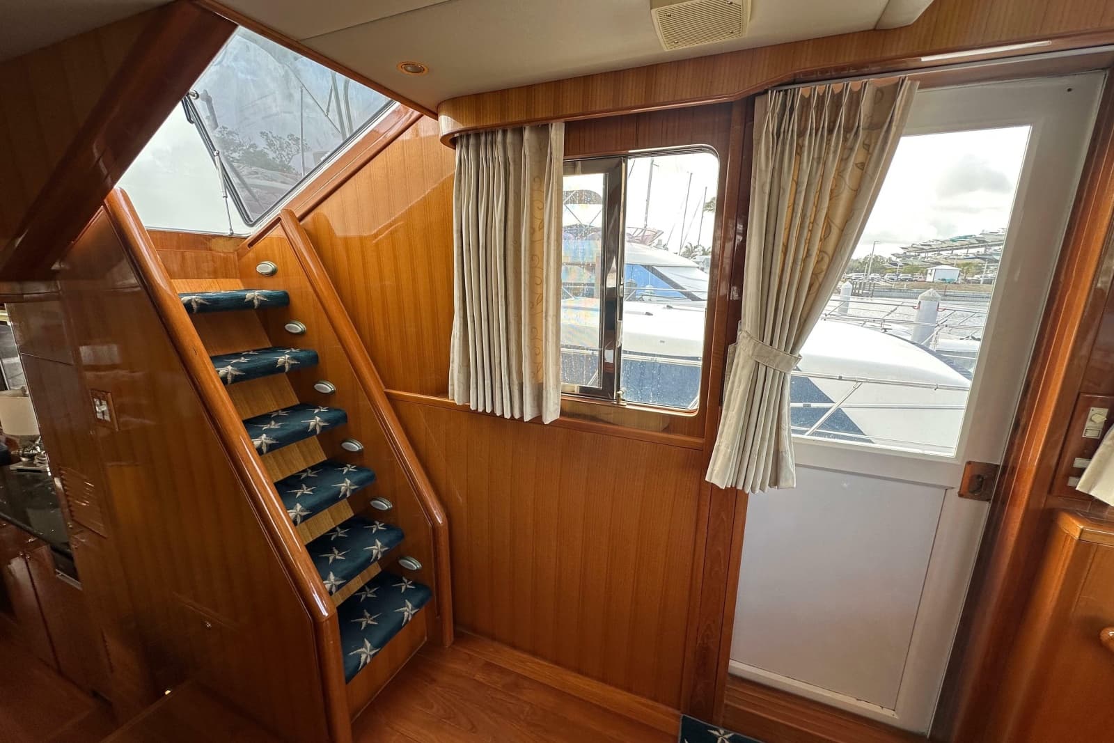 2005 Jefferson Pilothouse 63