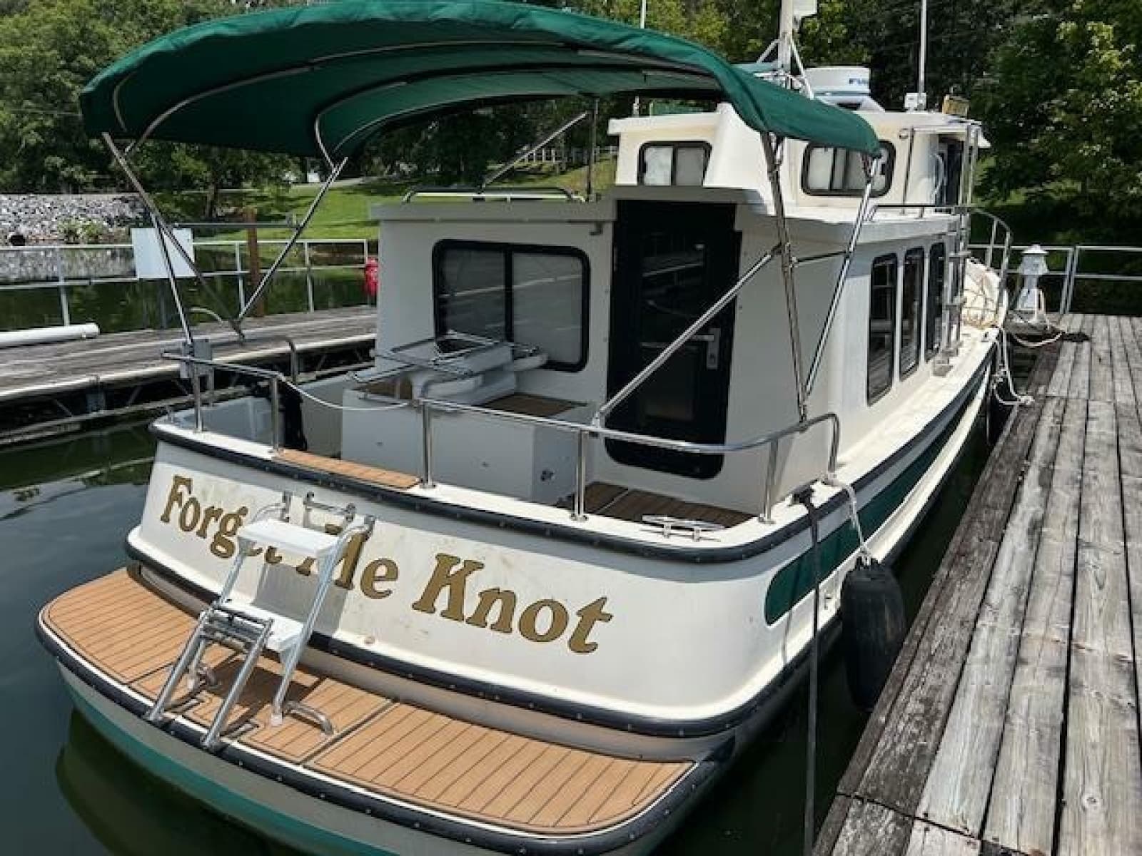 2001 Nordic Tugs 32