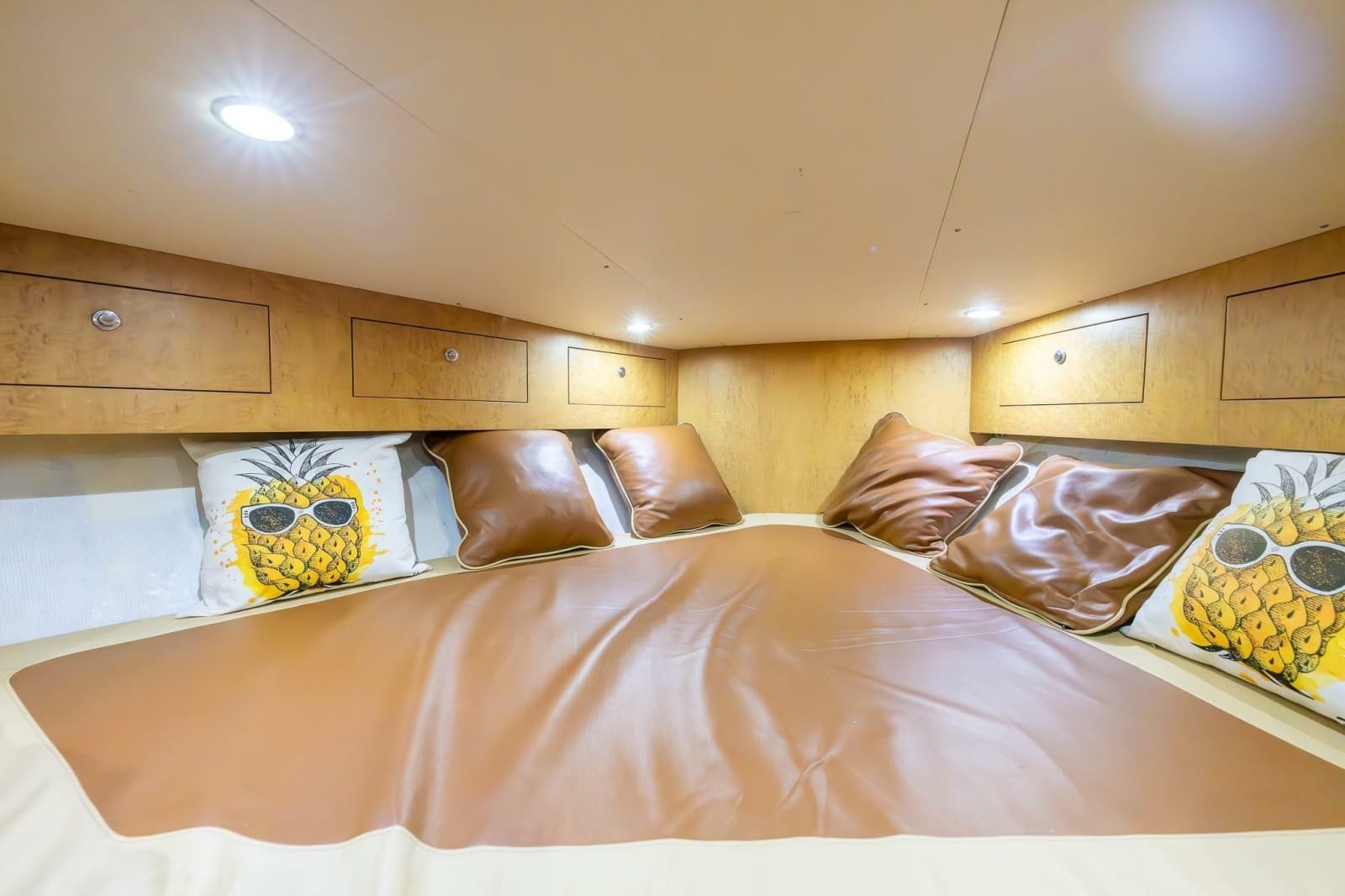 2001 Predator 35 Express